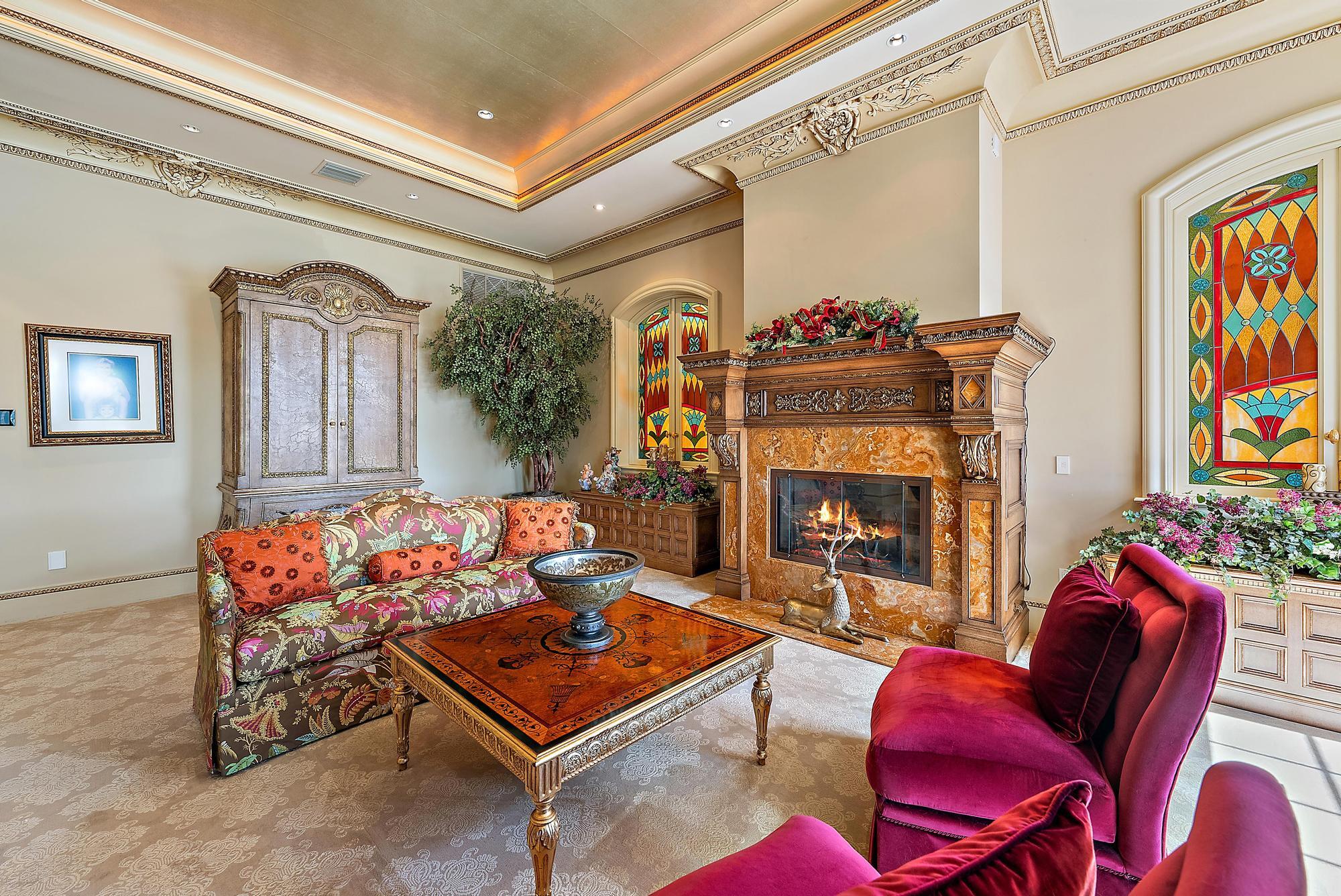 SEVEN OAKS - Residential