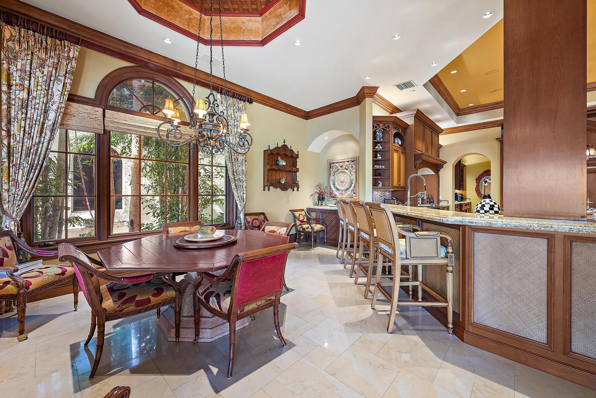 SEVEN OAKS - Residential