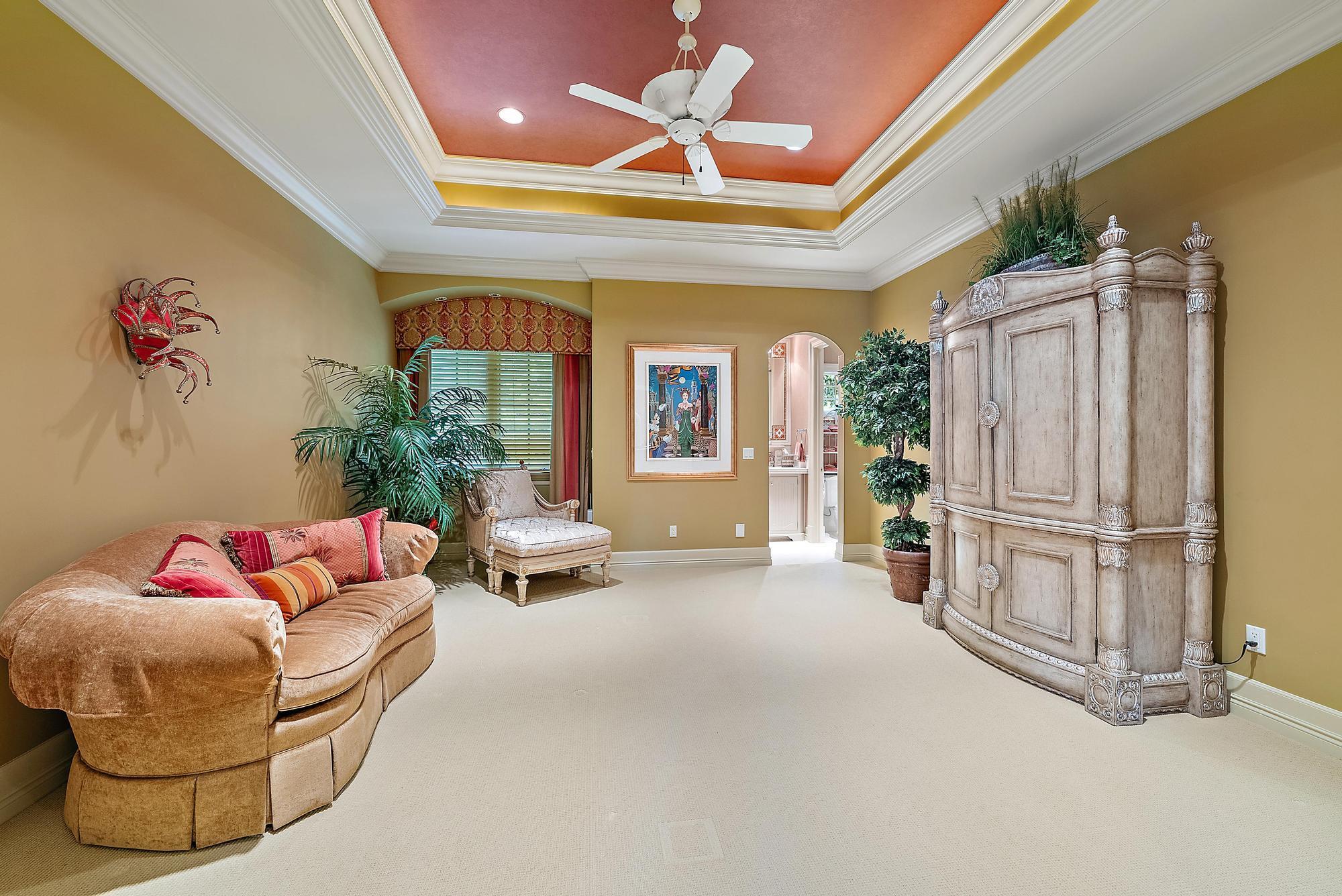 SEVEN OAKS - Residential