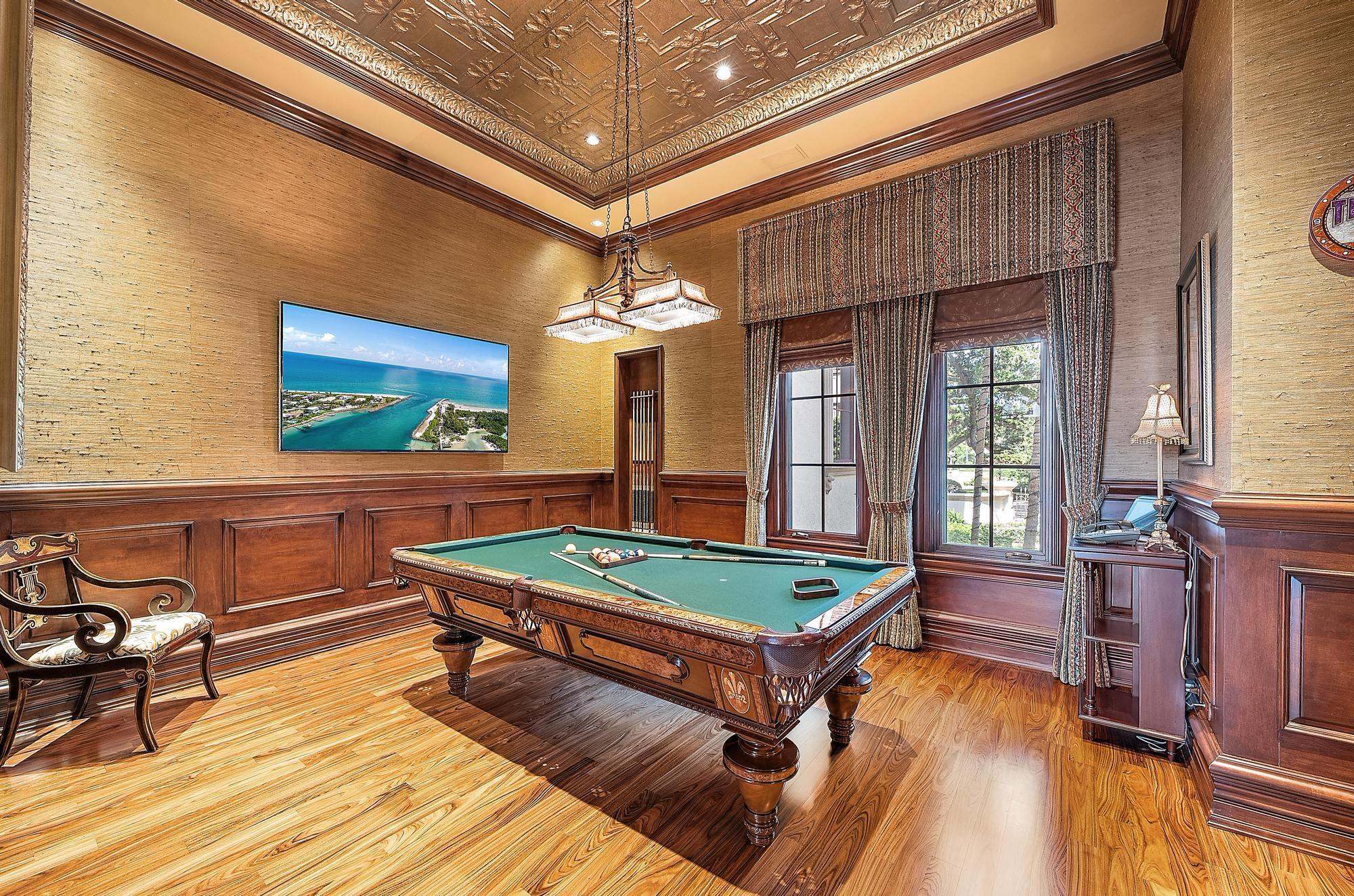 SEVEN OAKS - Residential