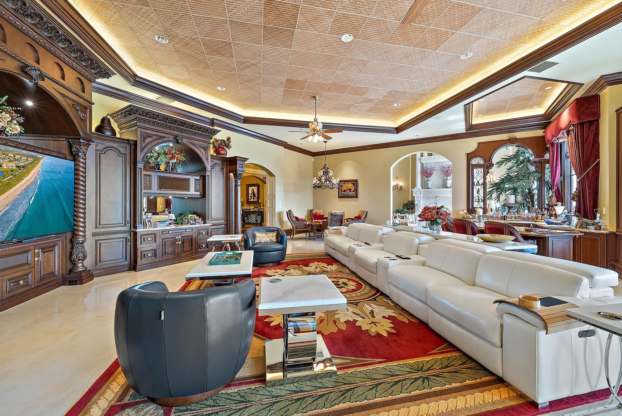 SEVEN OAKS - Residential