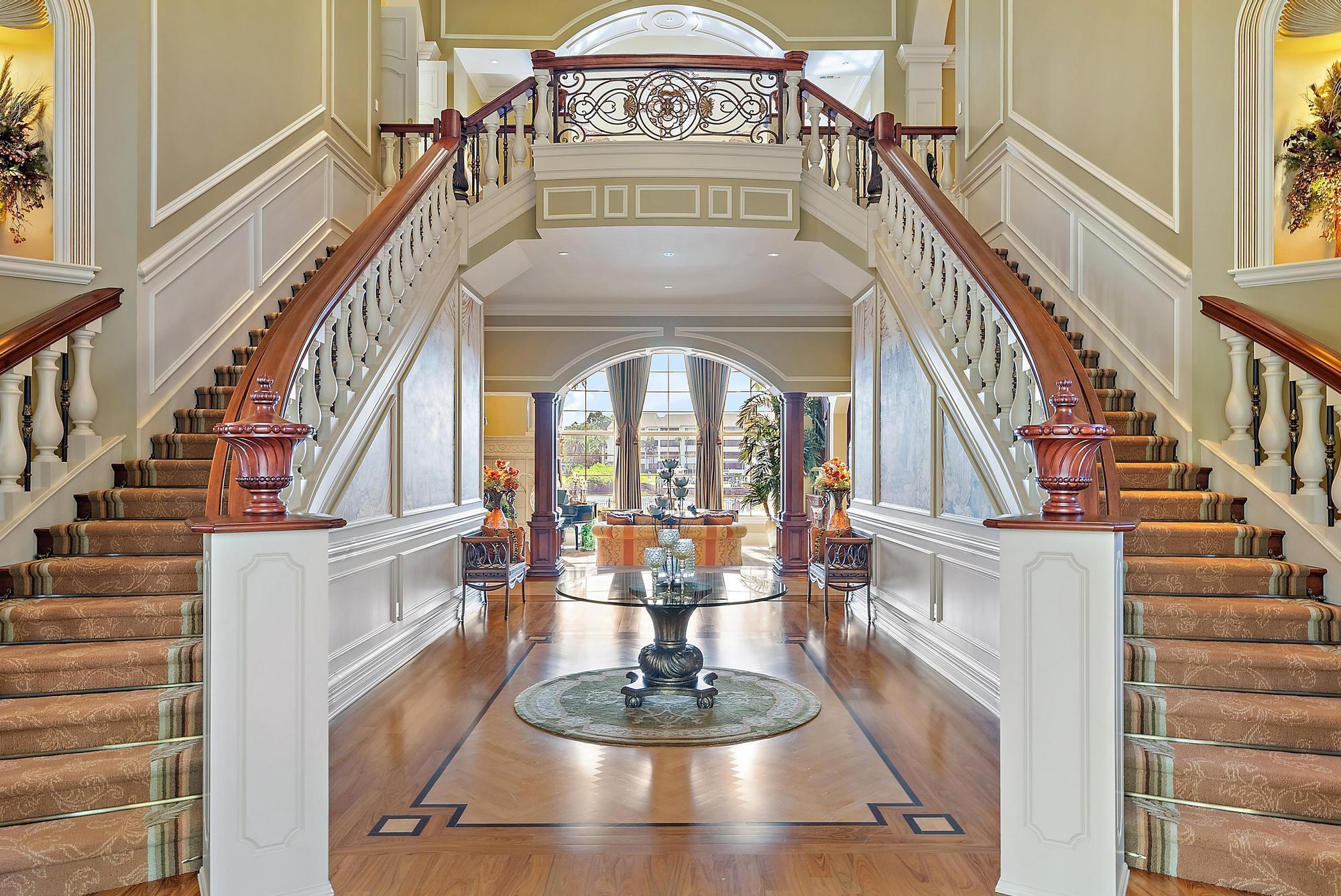 SEVEN OAKS - Residential