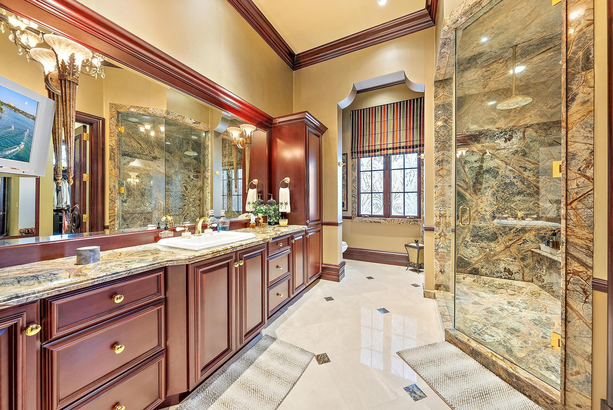 SEVEN OAKS - Residential