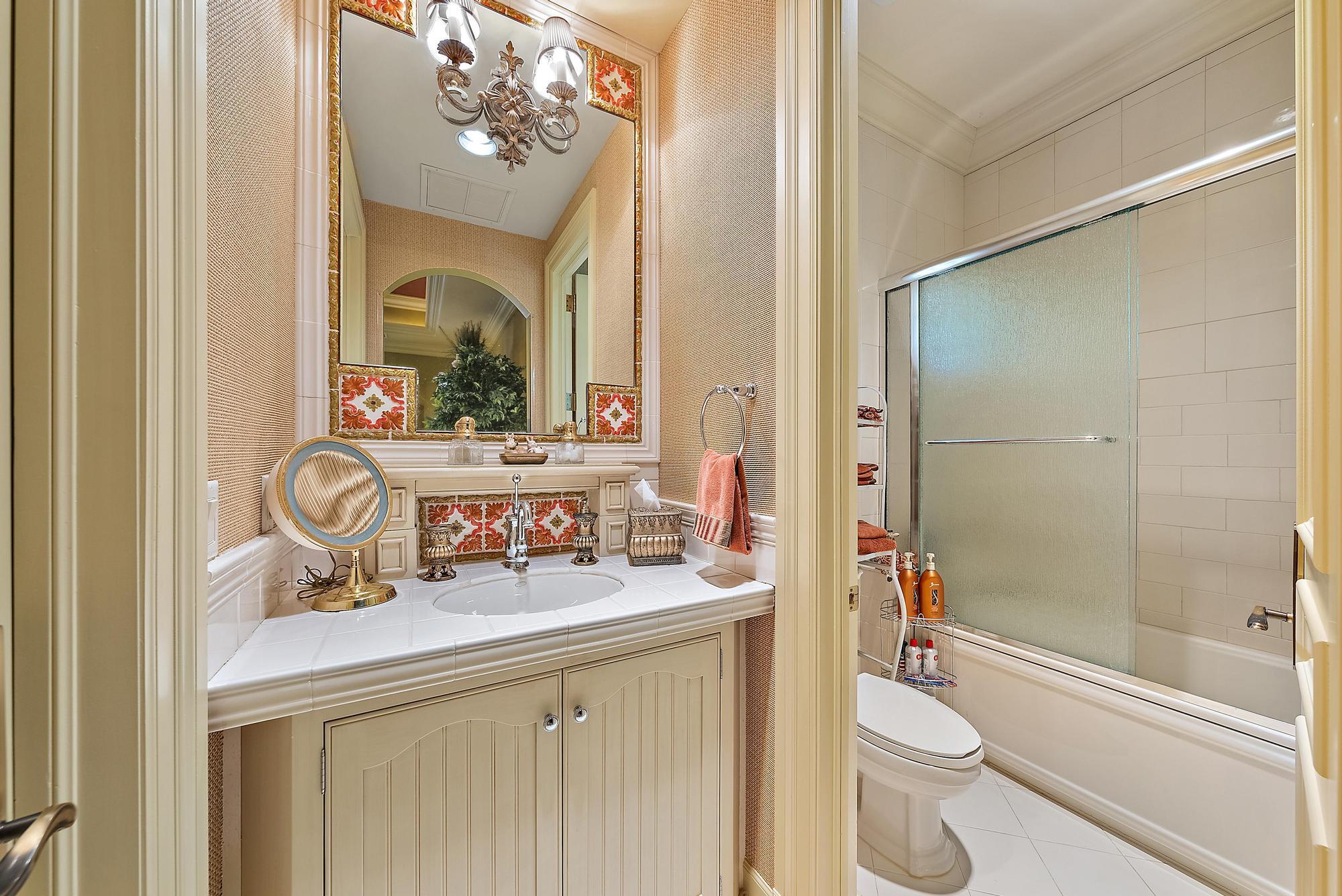 SEVEN OAKS - Residential