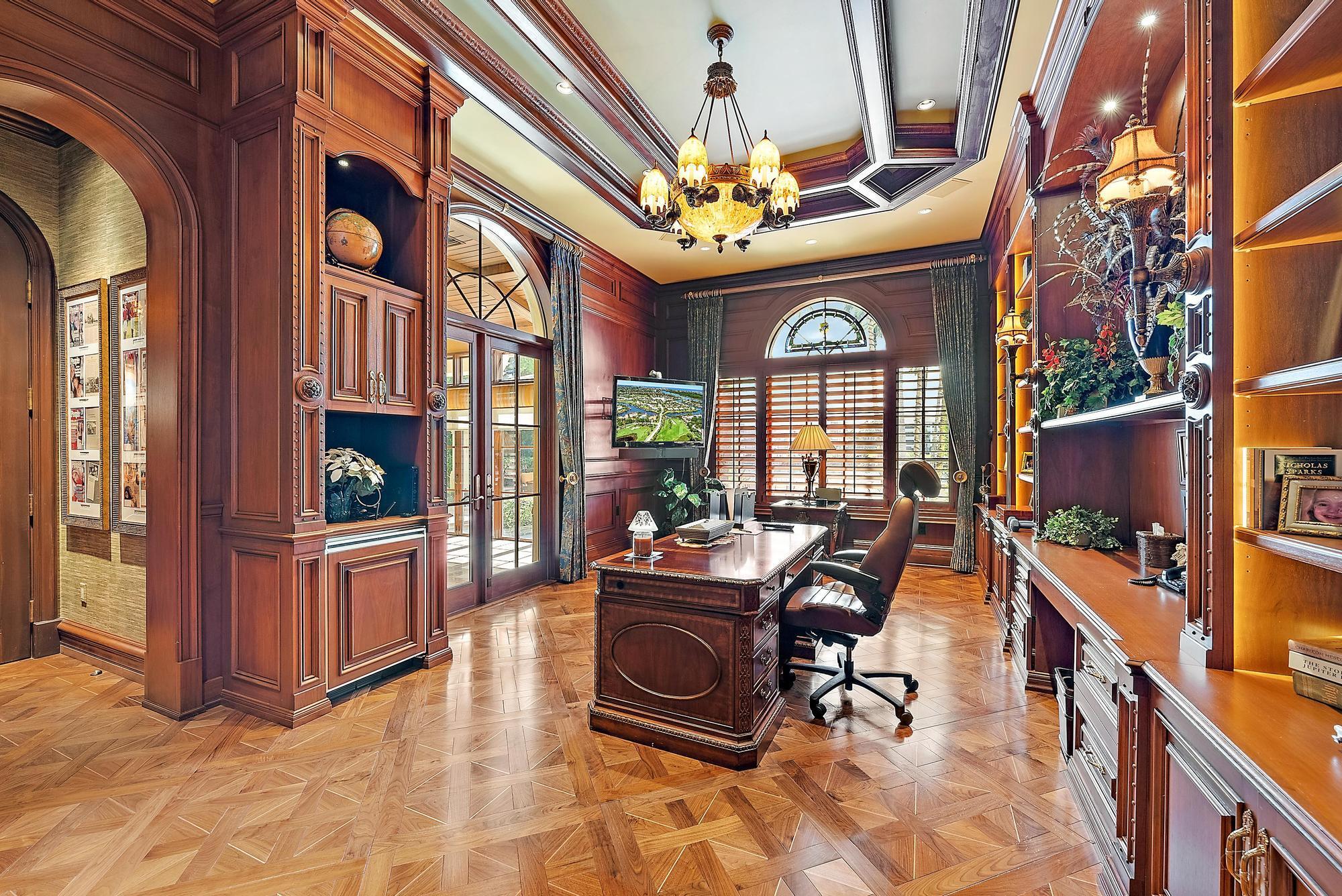 SEVEN OAKS - Residential