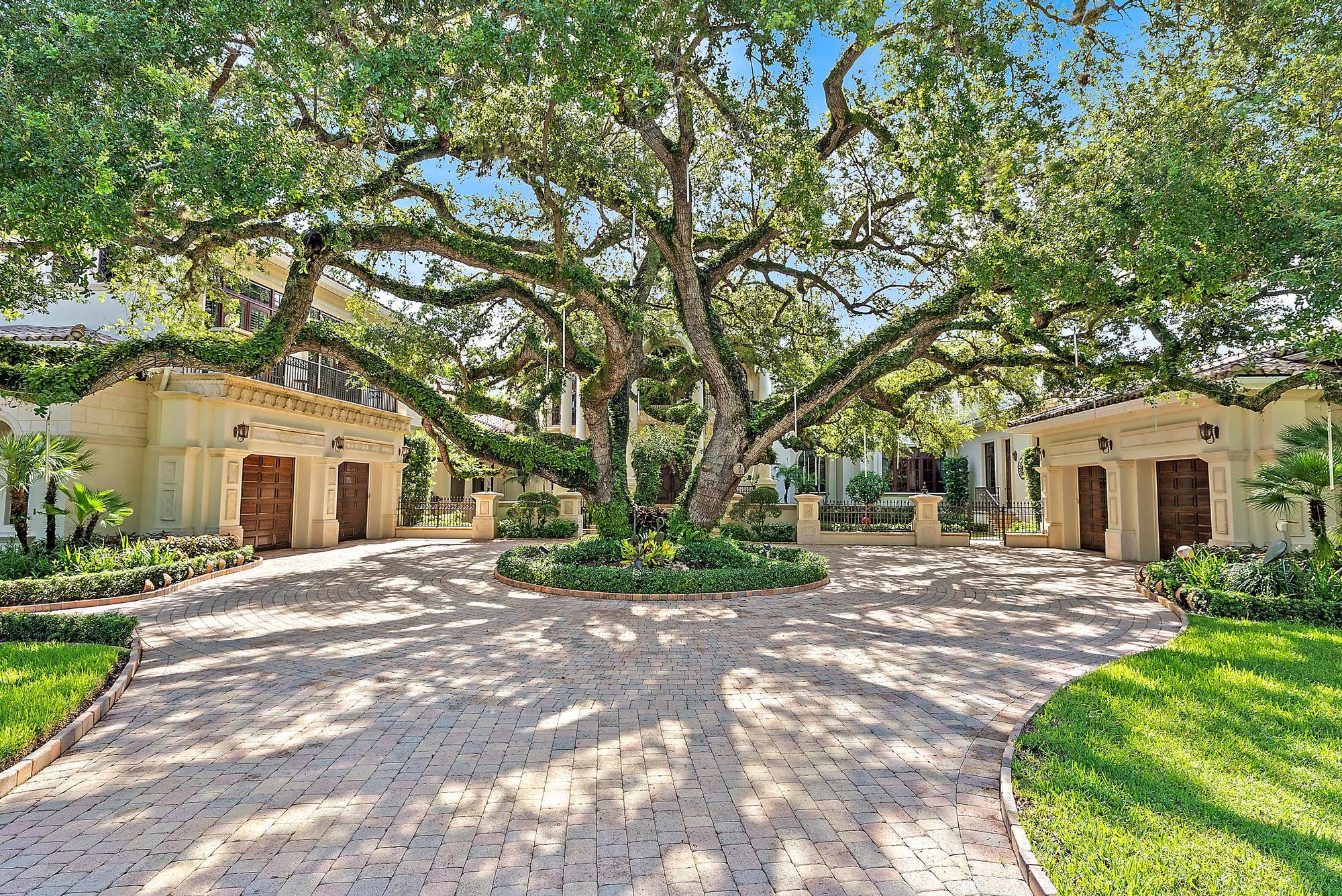 SEVEN OAKS - Residential