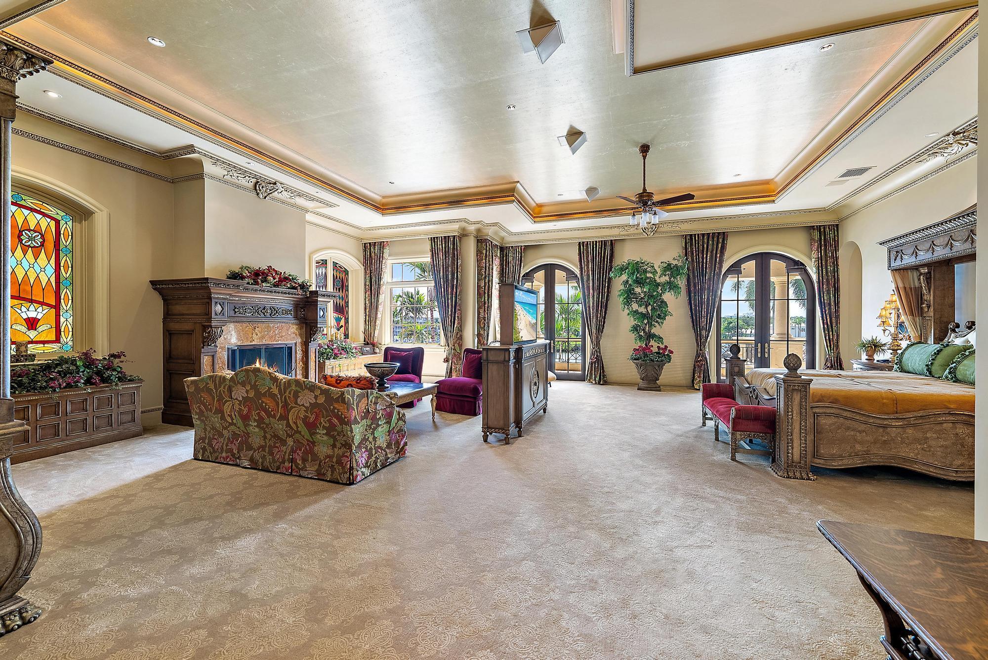 SEVEN OAKS - Residential