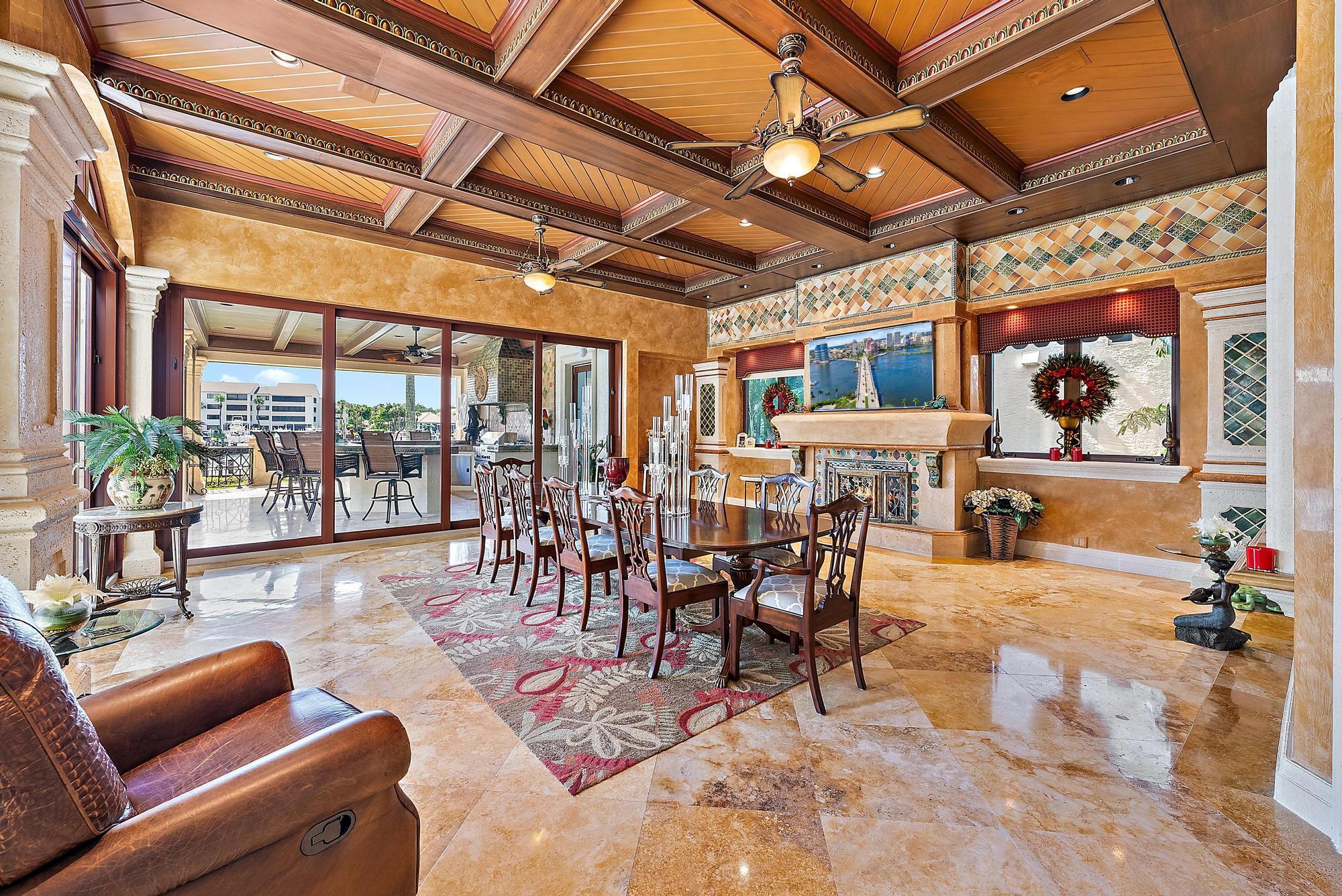 SEVEN OAKS - Residential