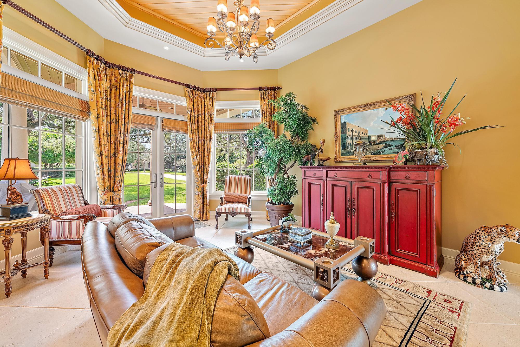 SEVEN OAKS - Residential