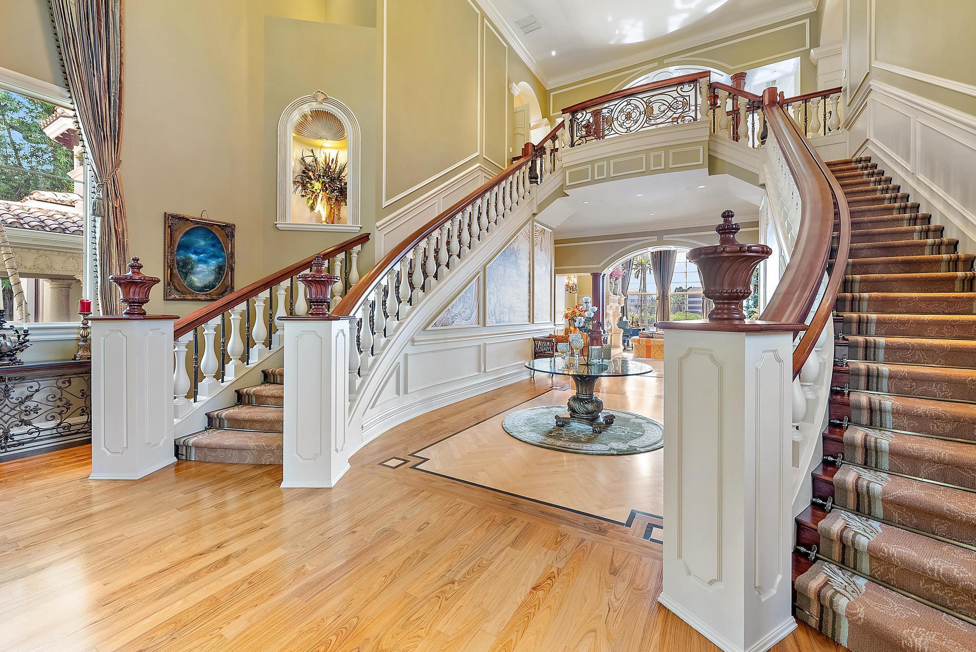 SEVEN OAKS - Residential