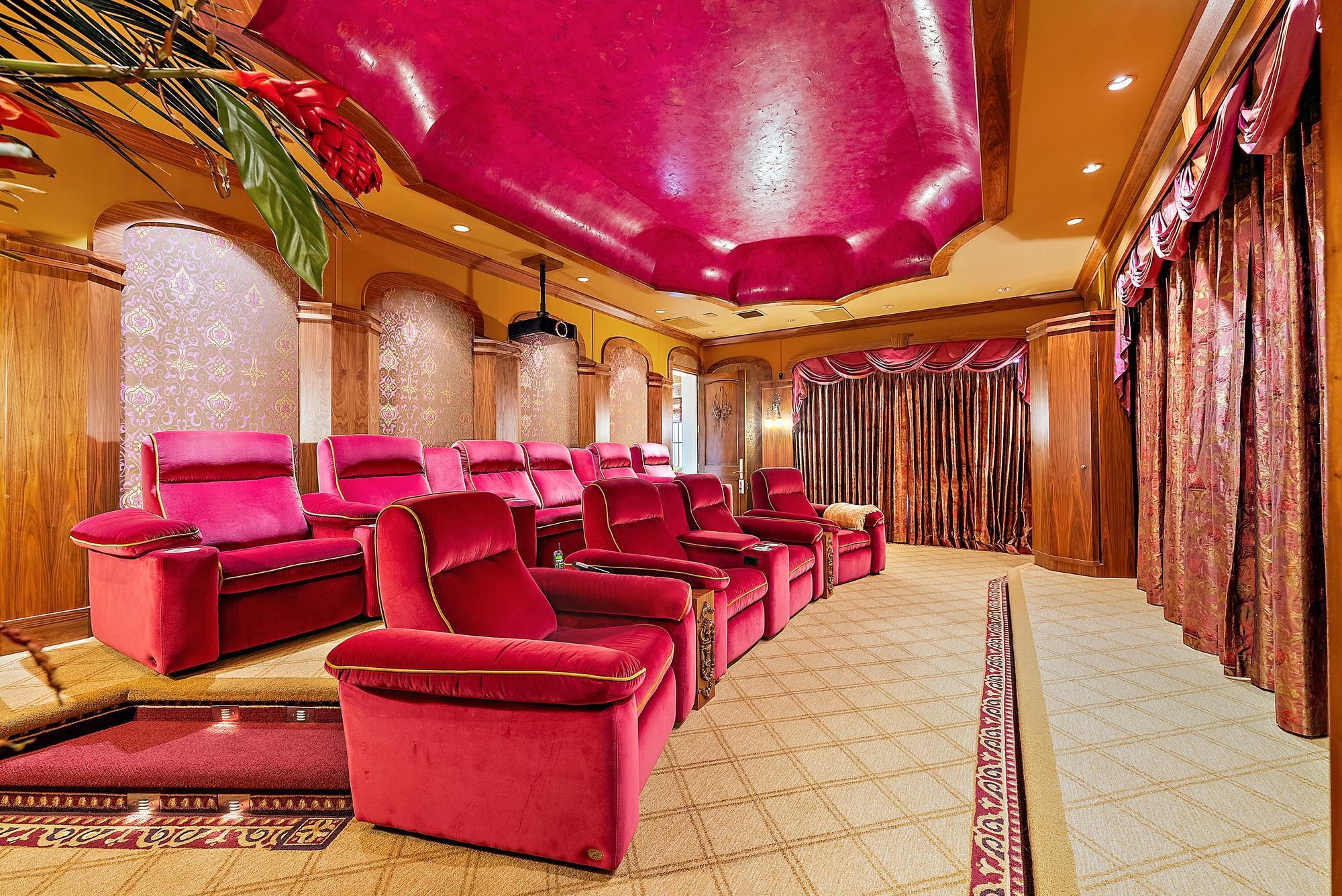 SEVEN OAKS - Residential