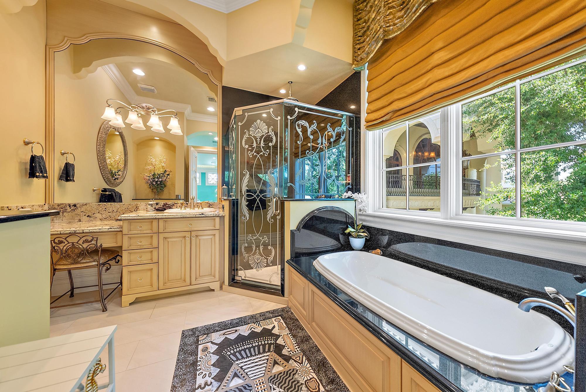 SEVEN OAKS - Residential