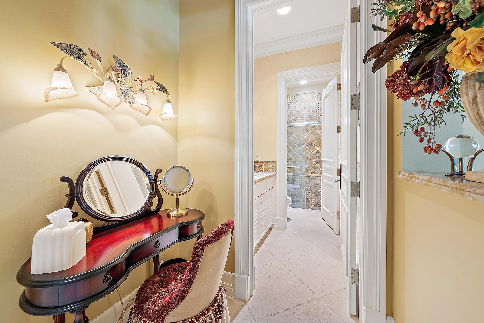 SEVEN OAKS - Residential