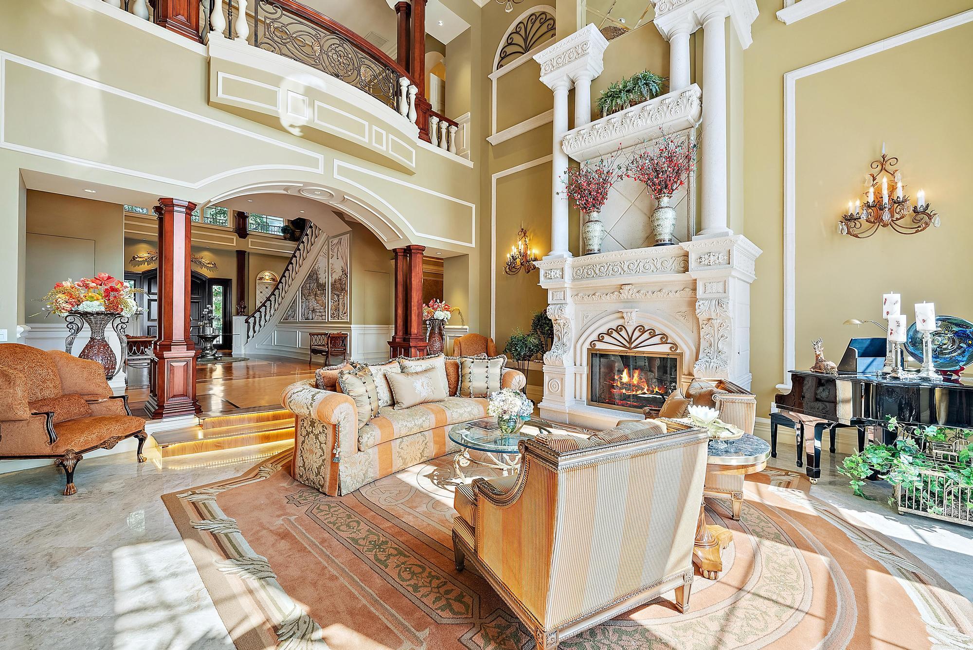 SEVEN OAKS - Residential