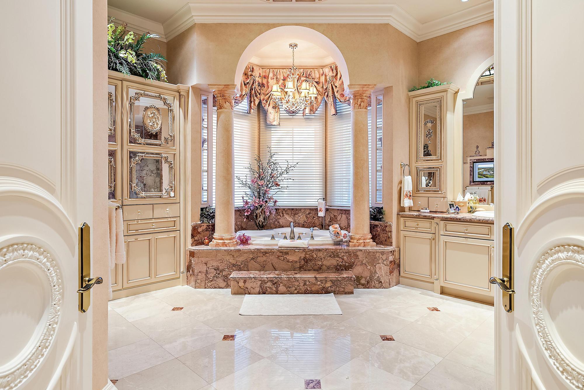 SEVEN OAKS - Residential