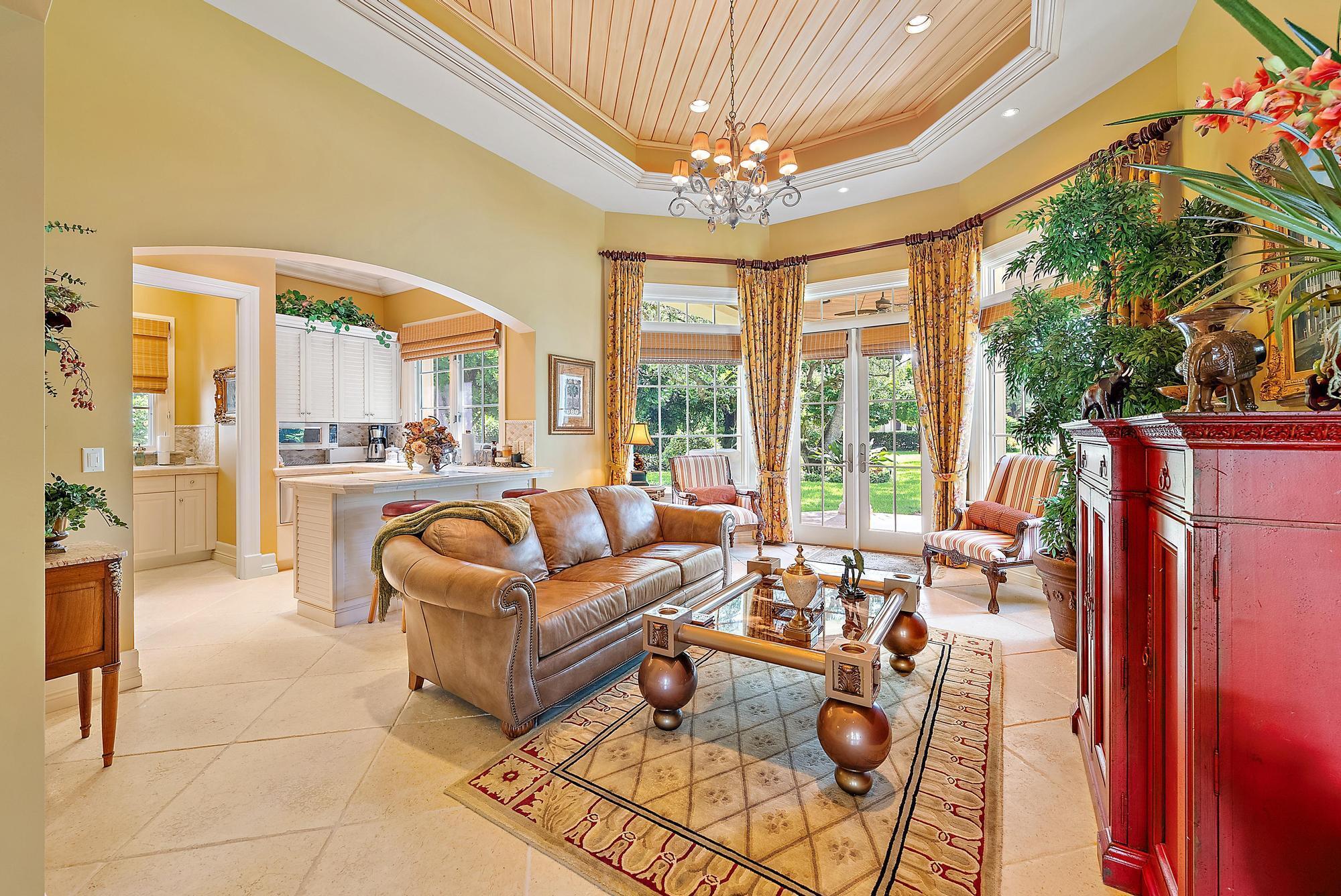 SEVEN OAKS - Residential