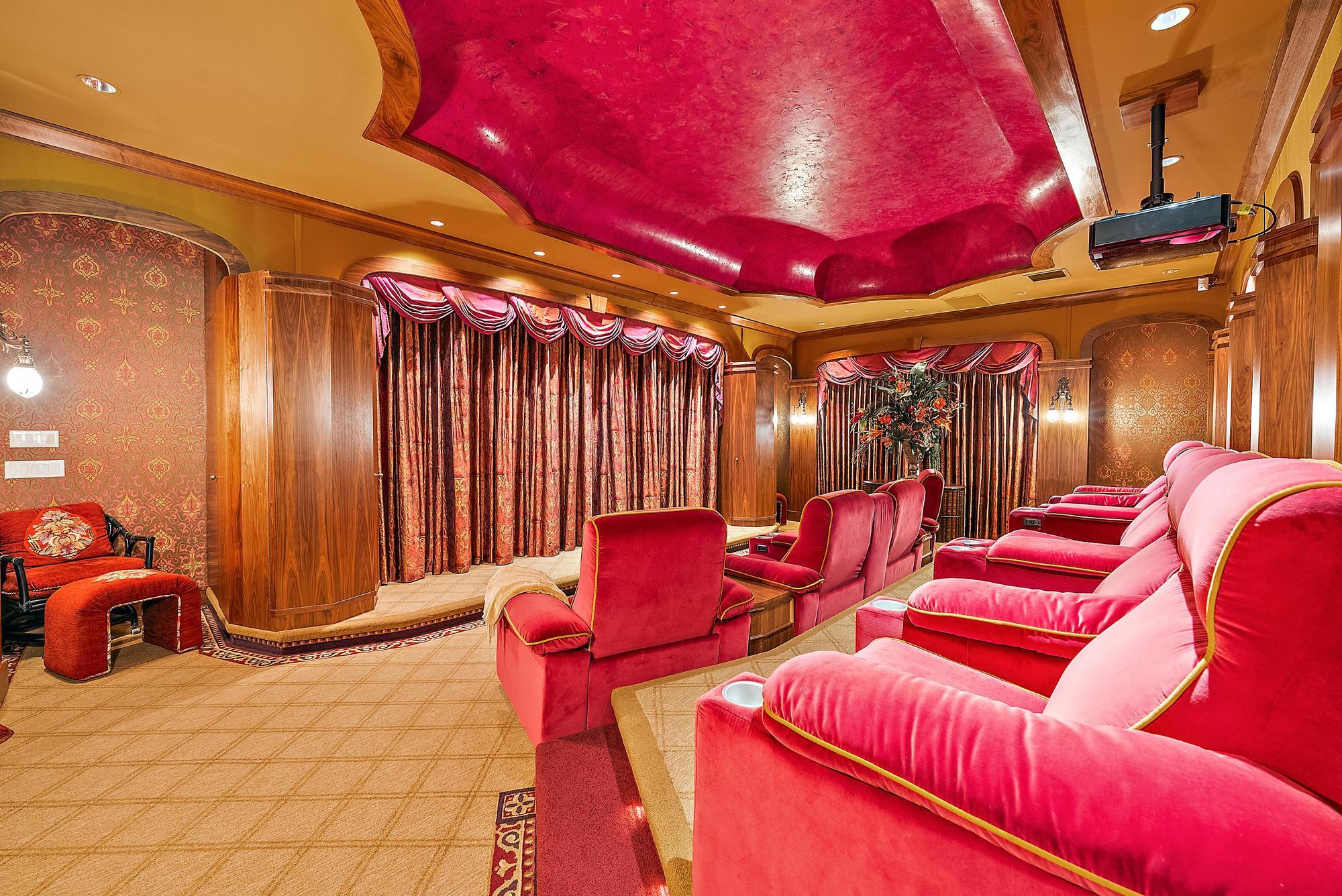 SEVEN OAKS - Residential