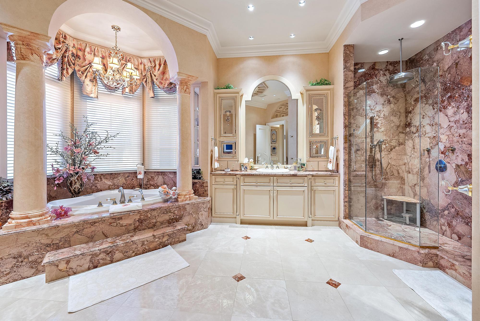 SEVEN OAKS - Residential