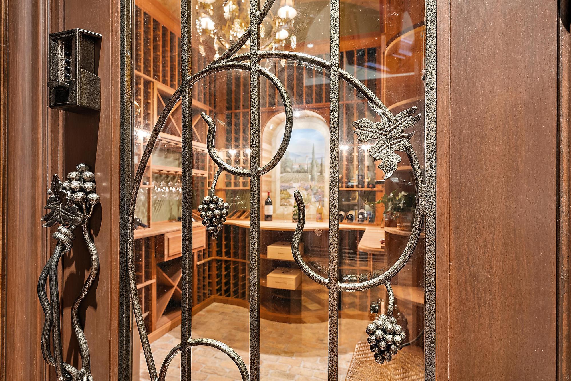 SEVEN OAKS - Residential