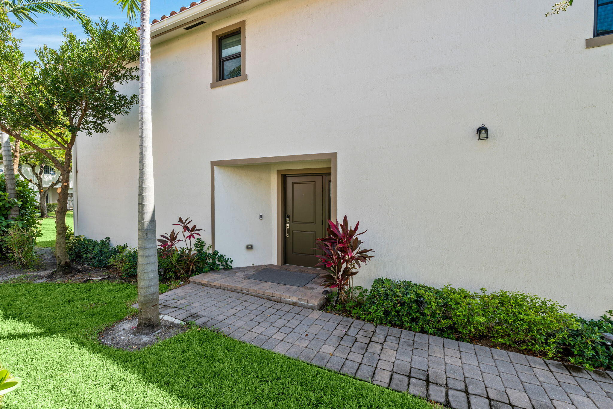 6001 Woods Edge Circle, Riviera Beach FL 33410