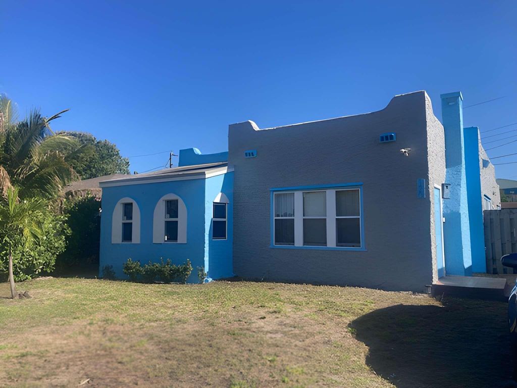 Photo of 120 NW 4th Avenue, Boynton Beach, FL 33435 (MLS # B26031691)
