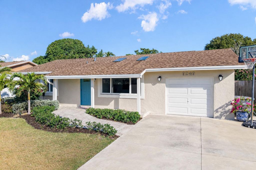 Photo of 9249 Affirmed Lane, Boca Raton, FL 33496 (MLS # R11169724)