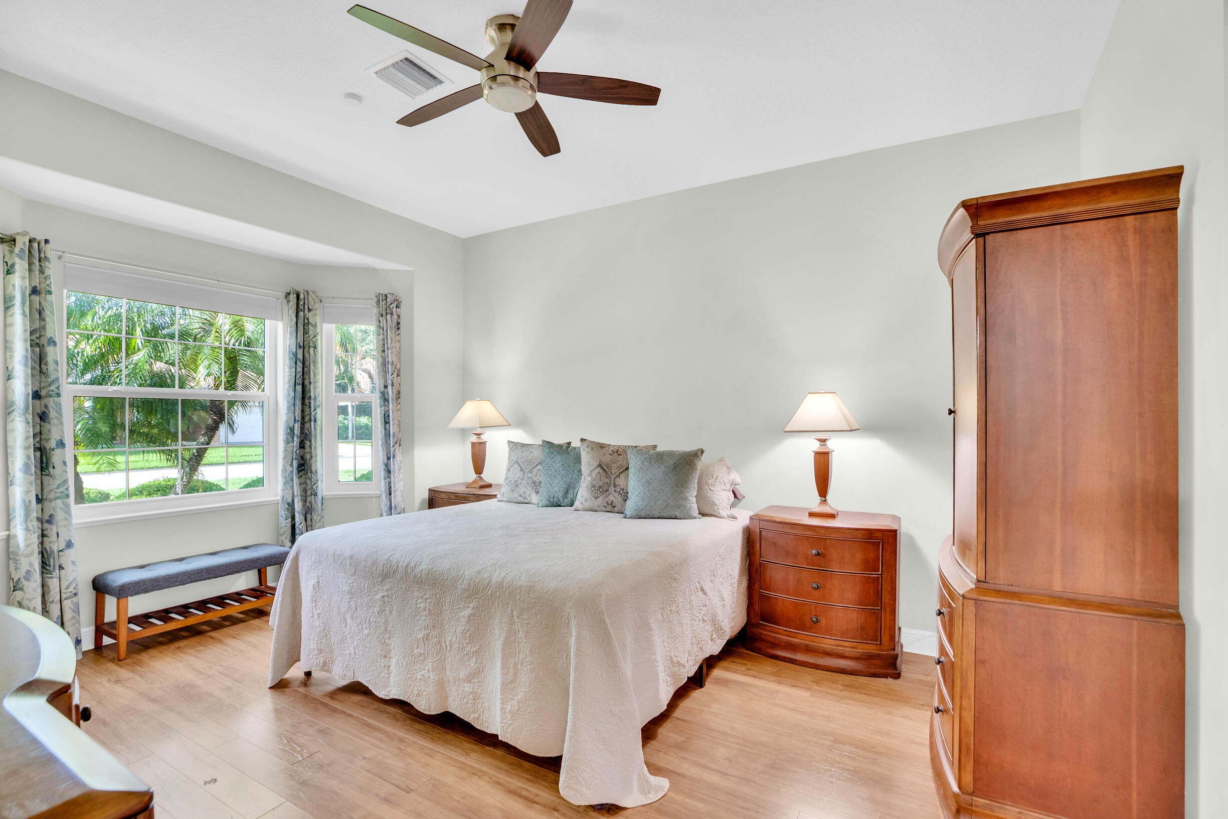 CRYSTAL FALLS OF VERO - Residential