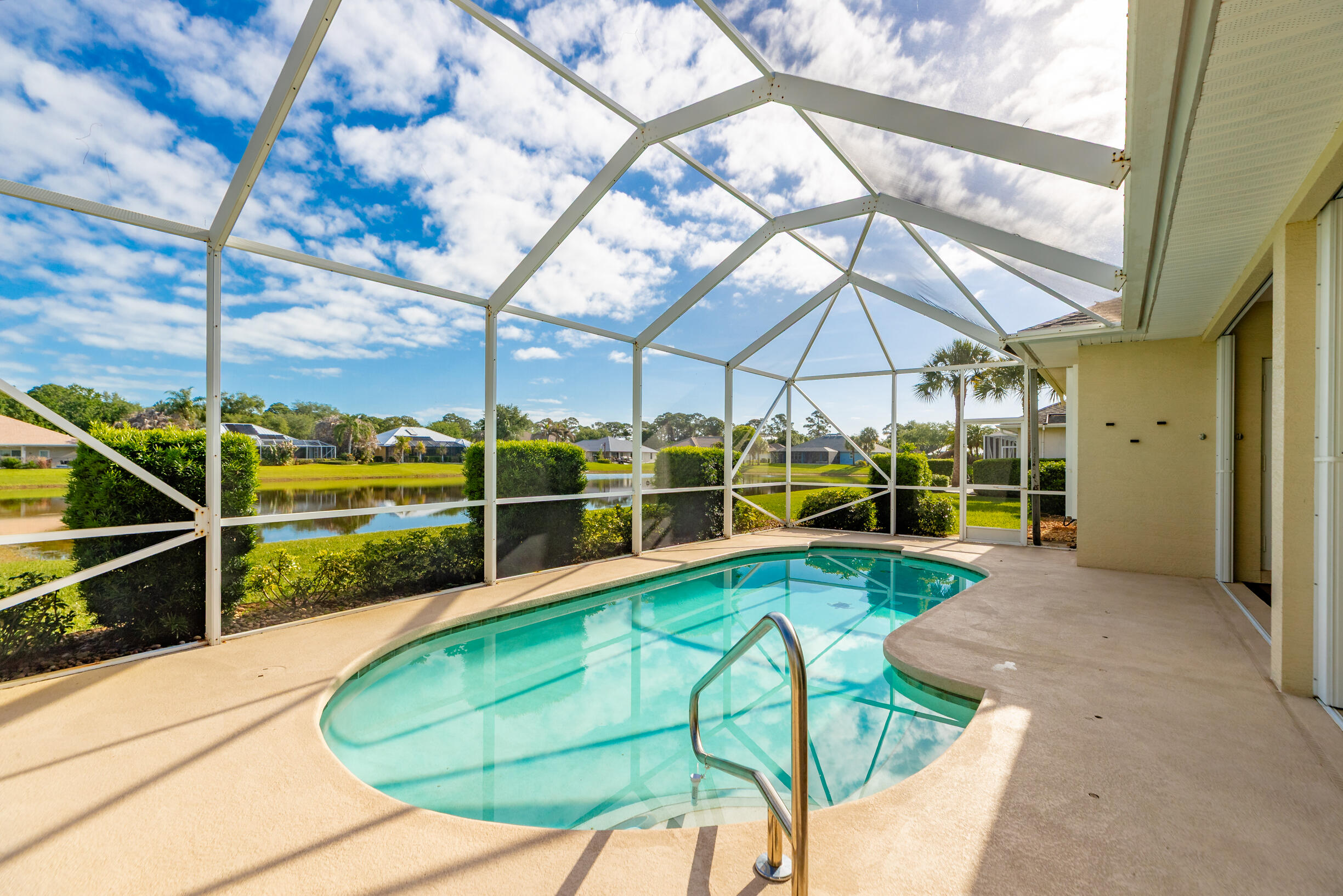 CRYSTAL FALLS OF VERO - Residential