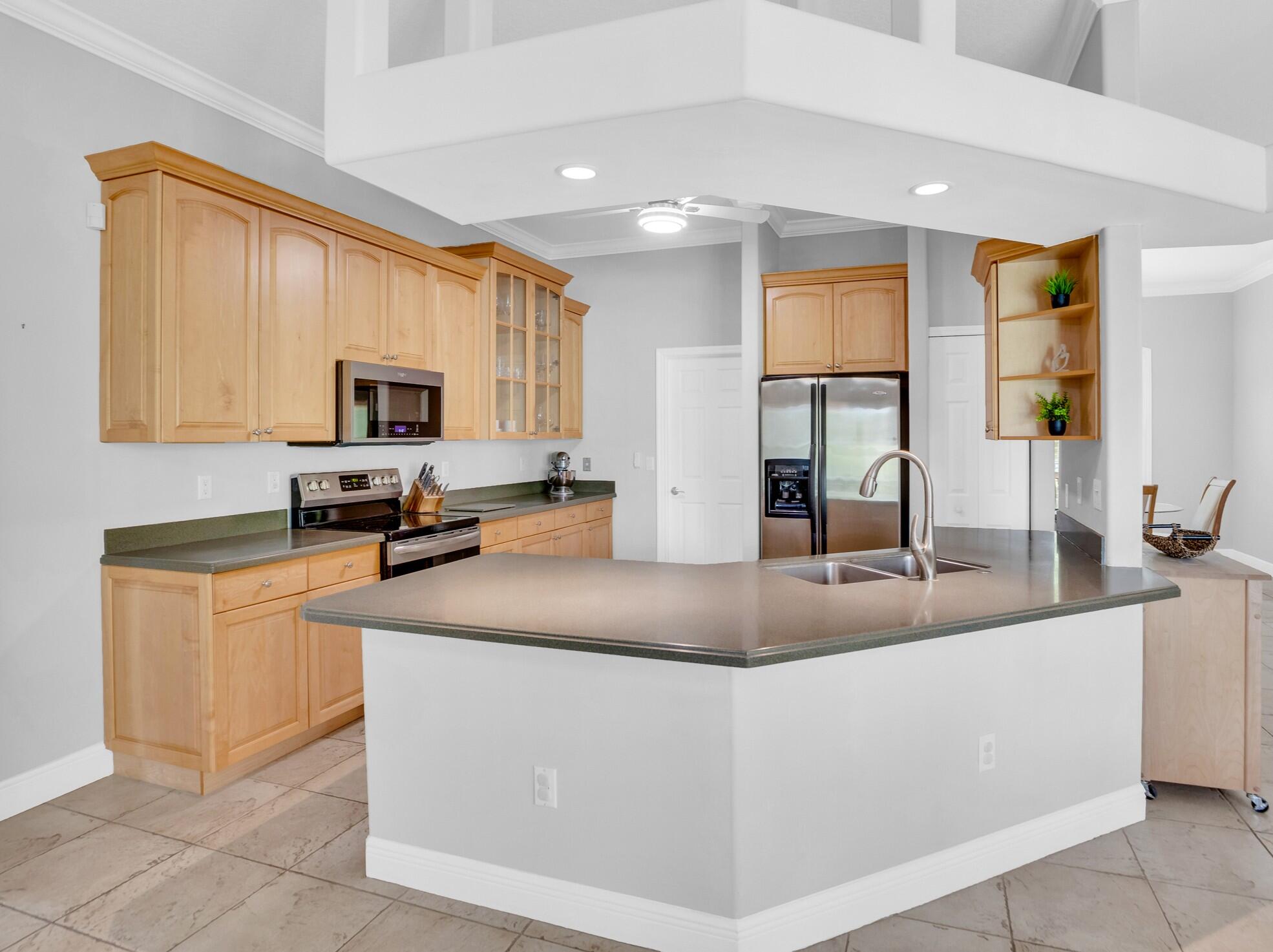 CRYSTAL FALLS OF VERO - Residential