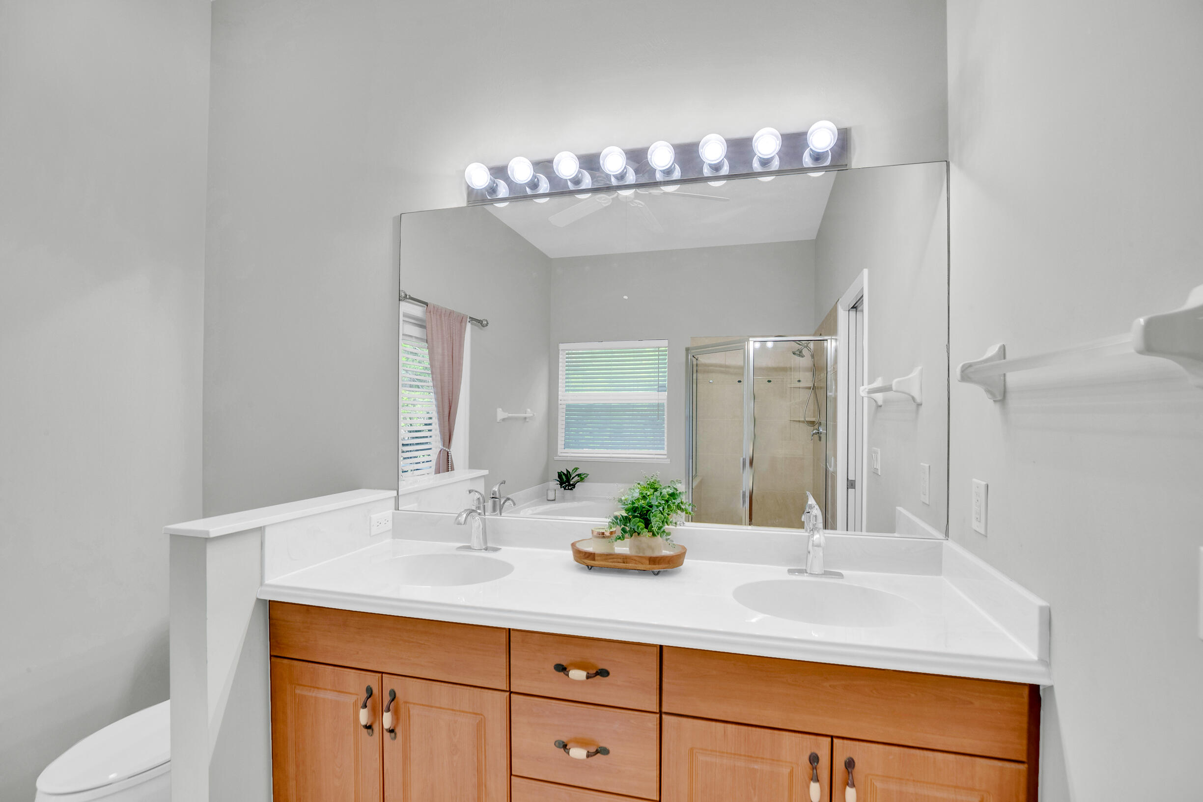 CRYSTAL FALLS OF VERO - Residential