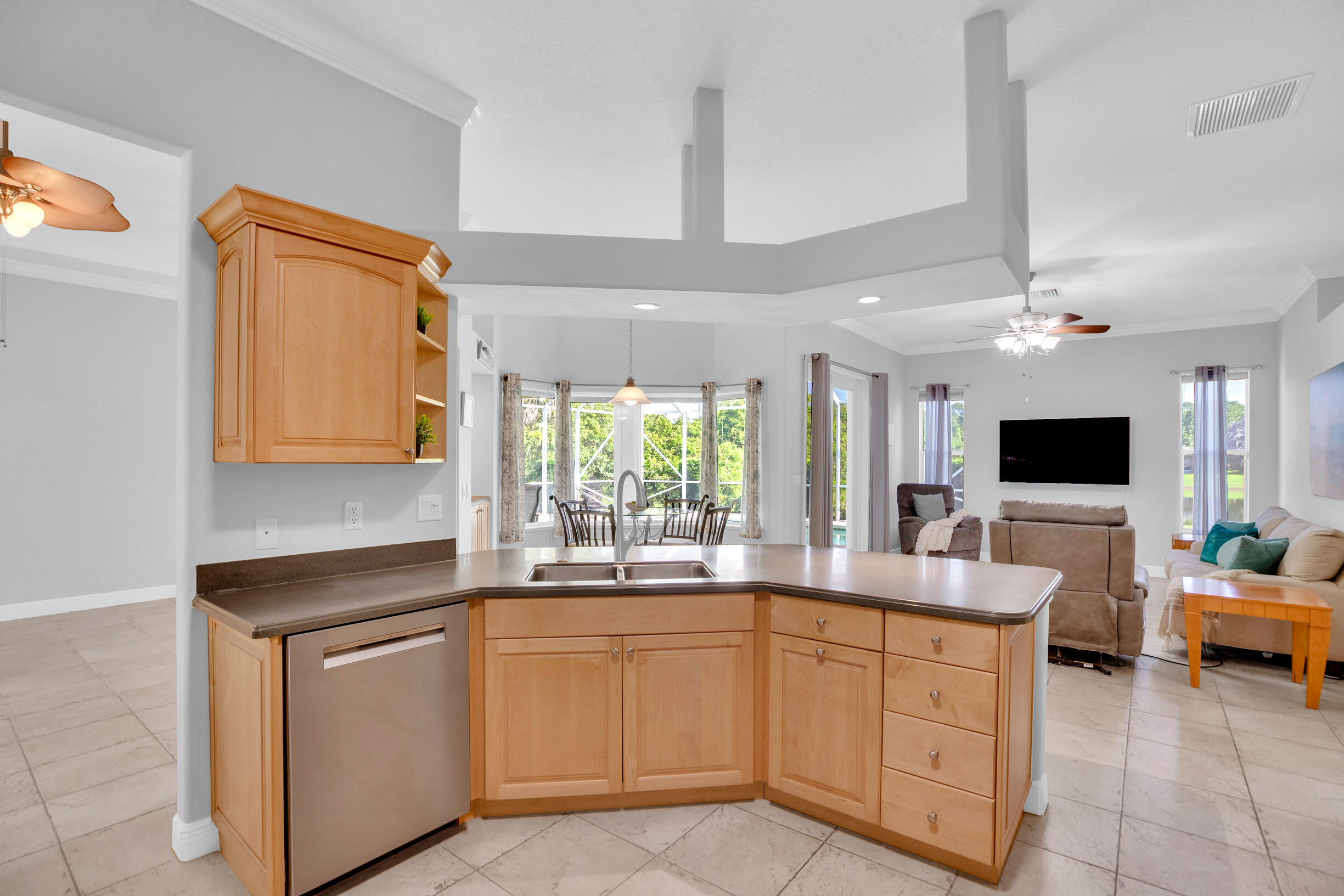 CRYSTAL FALLS OF VERO - Residential