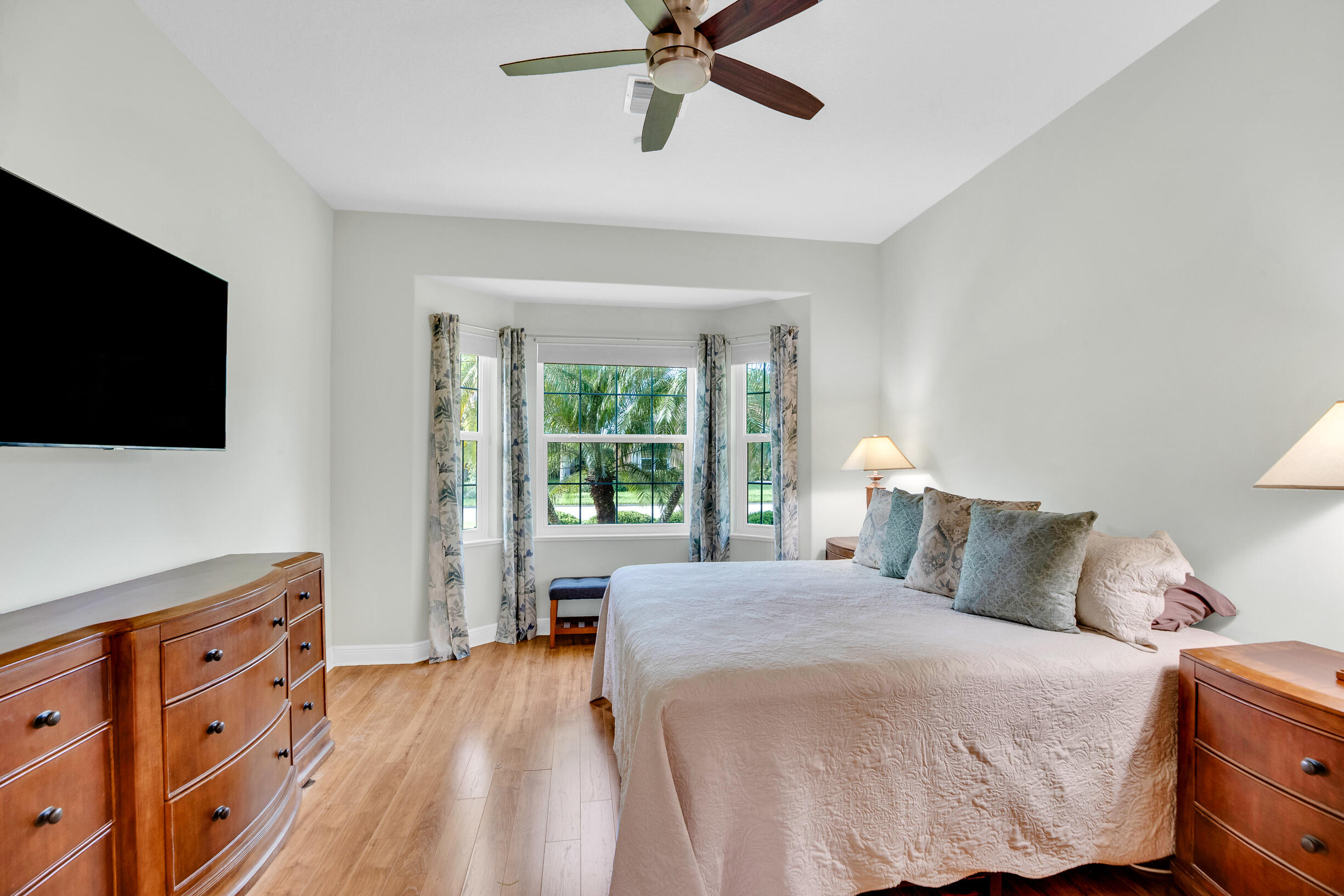 CRYSTAL FALLS OF VERO - Residential