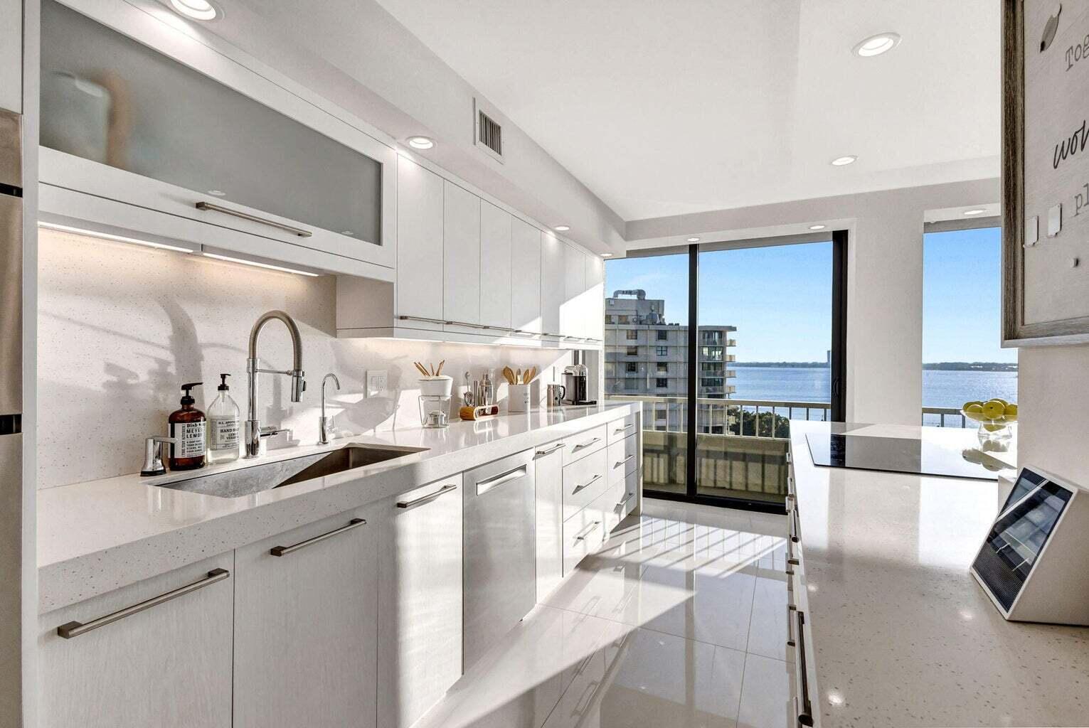 WATER GLADES - Residential Lease