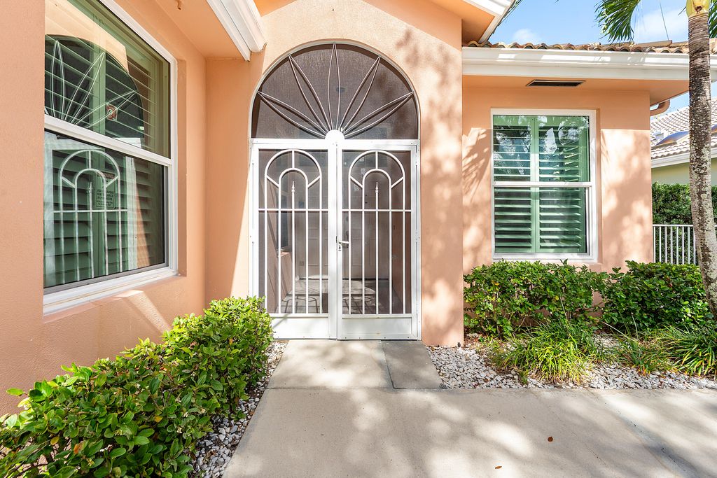 Photo of 132 E Hampton Way, Jupiter, FL 33458 (MLS # R11168958)