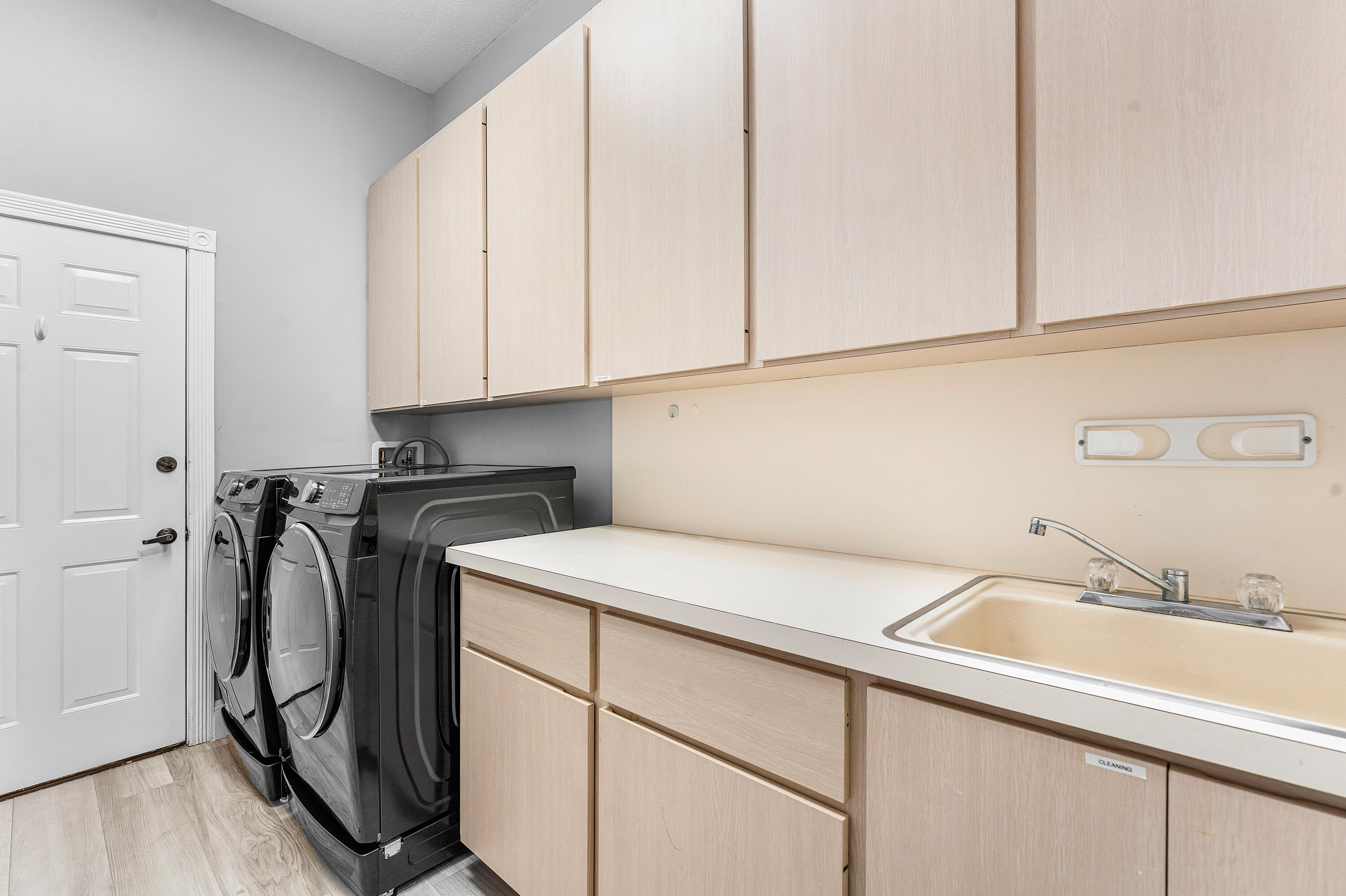 HAMPTONS AT MAPLEWOOD - Residential