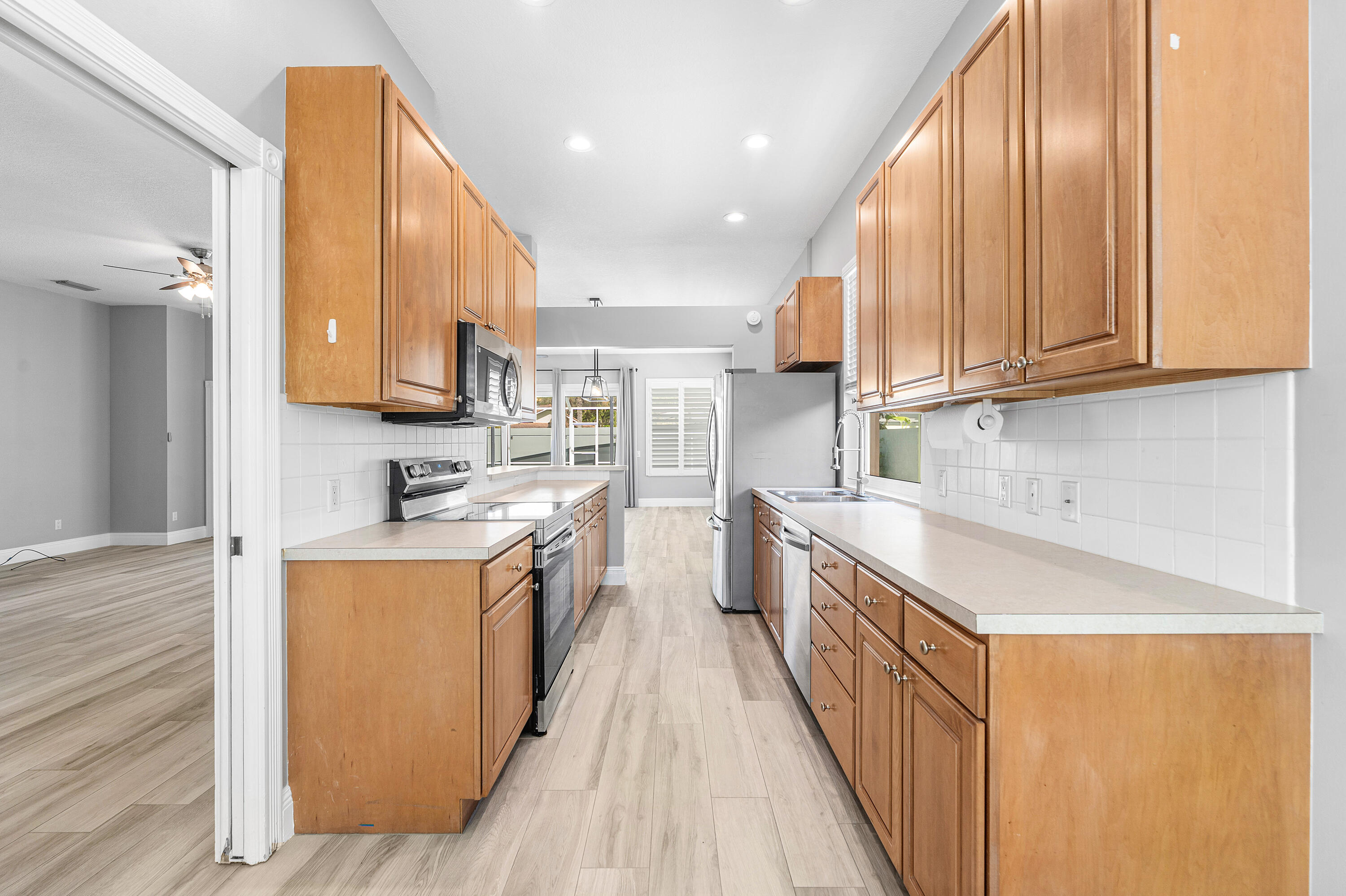 HAMPTONS AT MAPLEWOOD - Residential