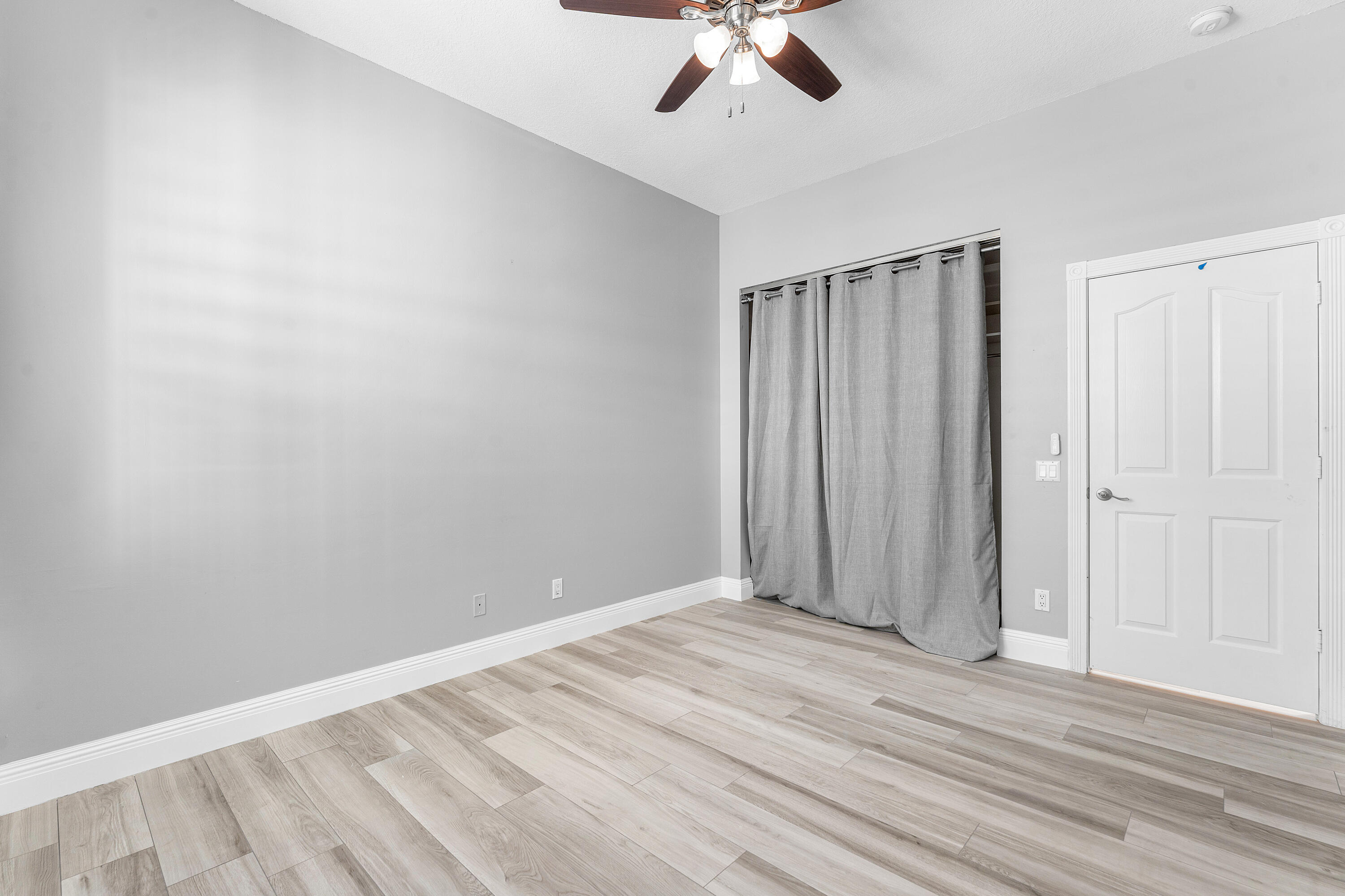 HAMPTONS AT MAPLEWOOD - Residential