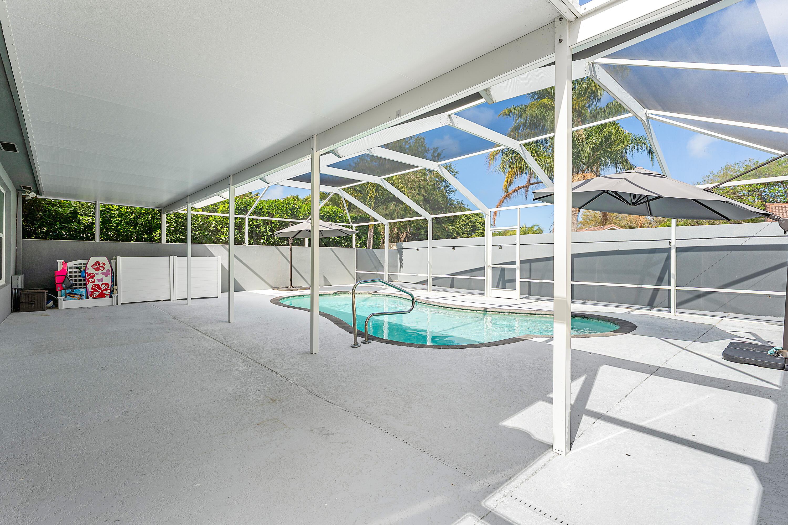 HAMPTONS AT MAPLEWOOD - Residential