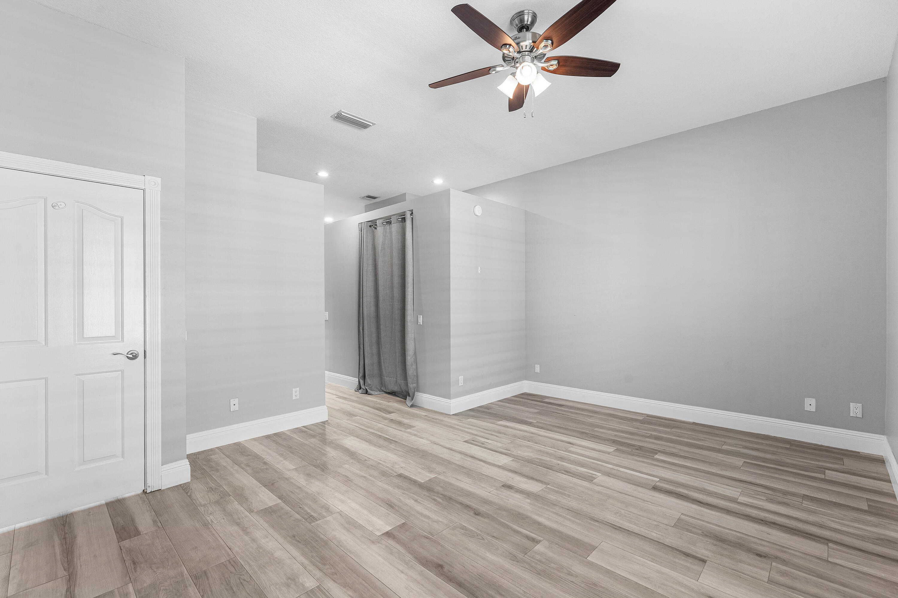 HAMPTONS AT MAPLEWOOD - Residential