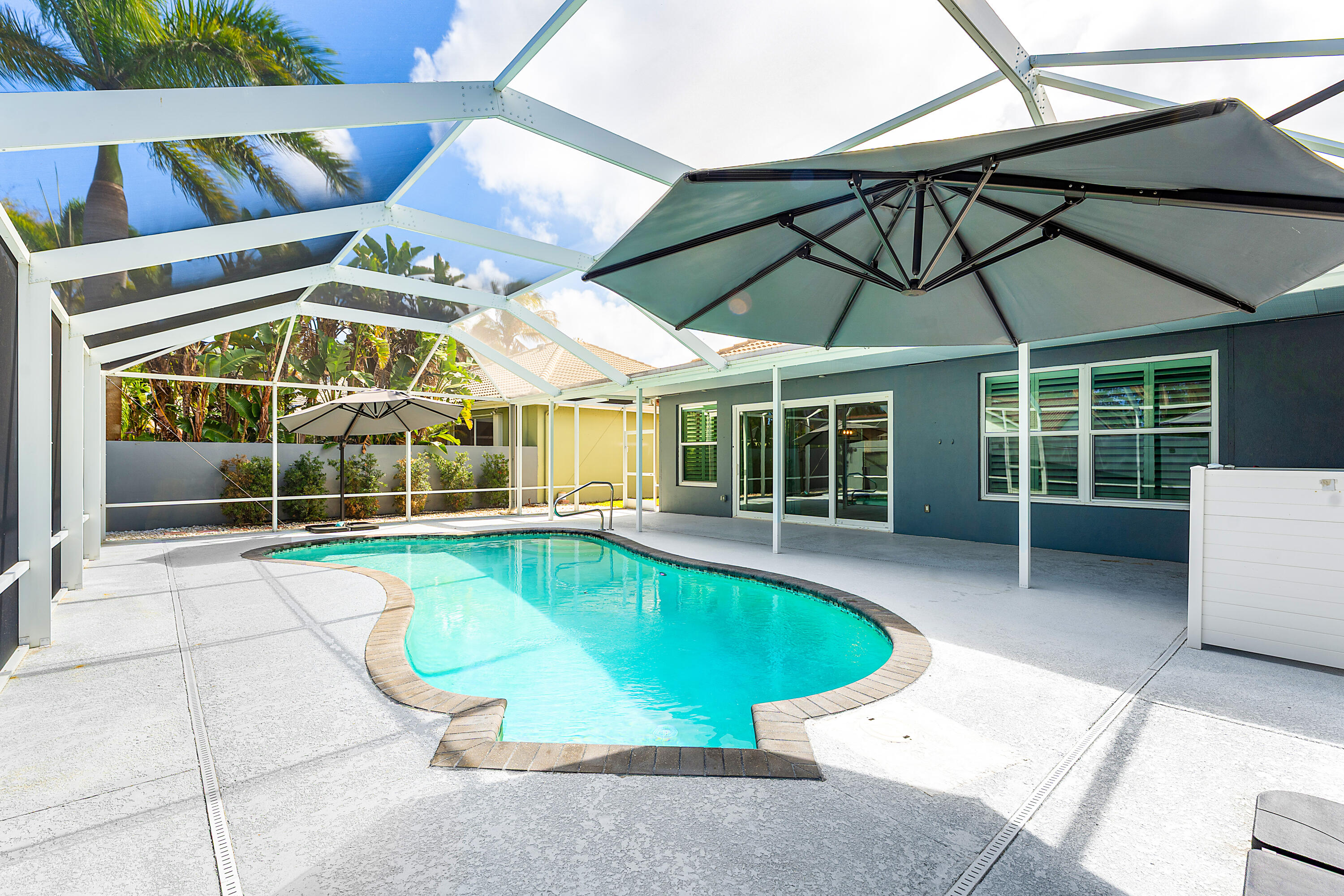 HAMPTONS AT MAPLEWOOD - Residential