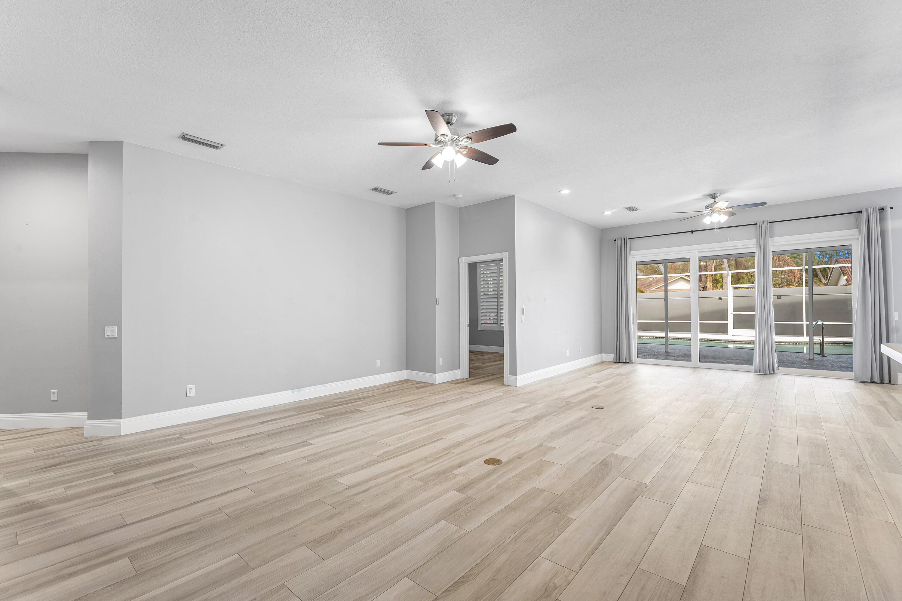 HAMPTONS AT MAPLEWOOD - Residential