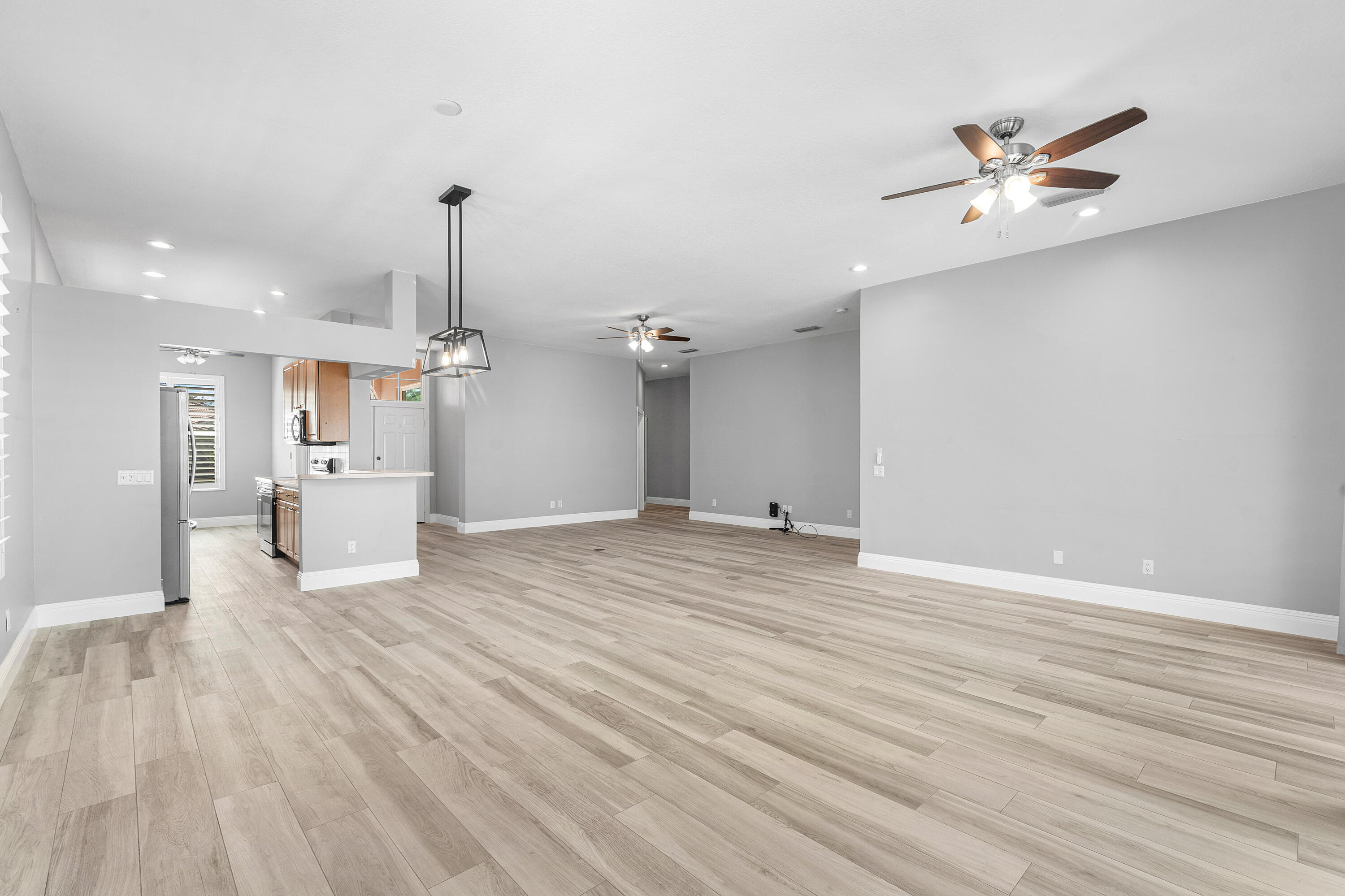 HAMPTONS AT MAPLEWOOD - Residential