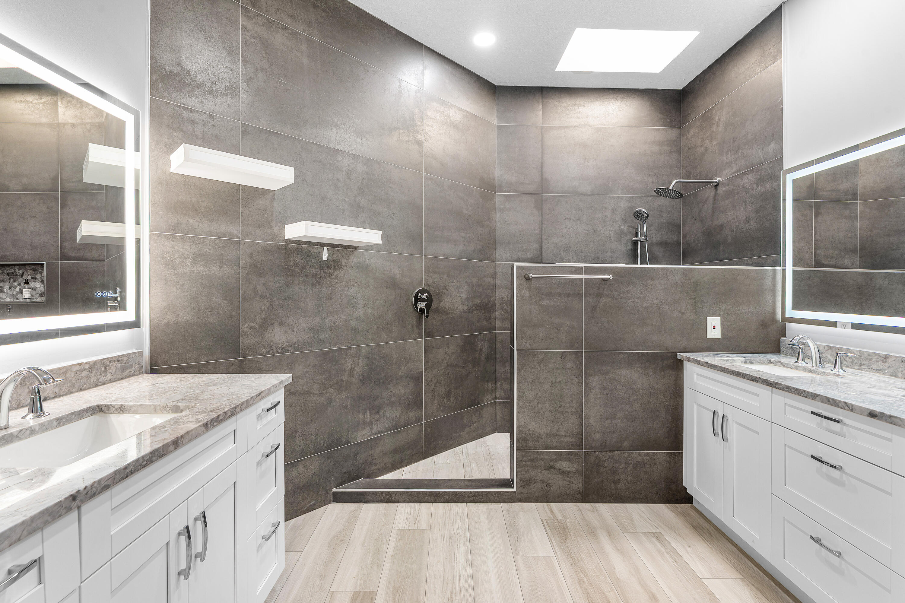 HAMPTONS AT MAPLEWOOD - Residential