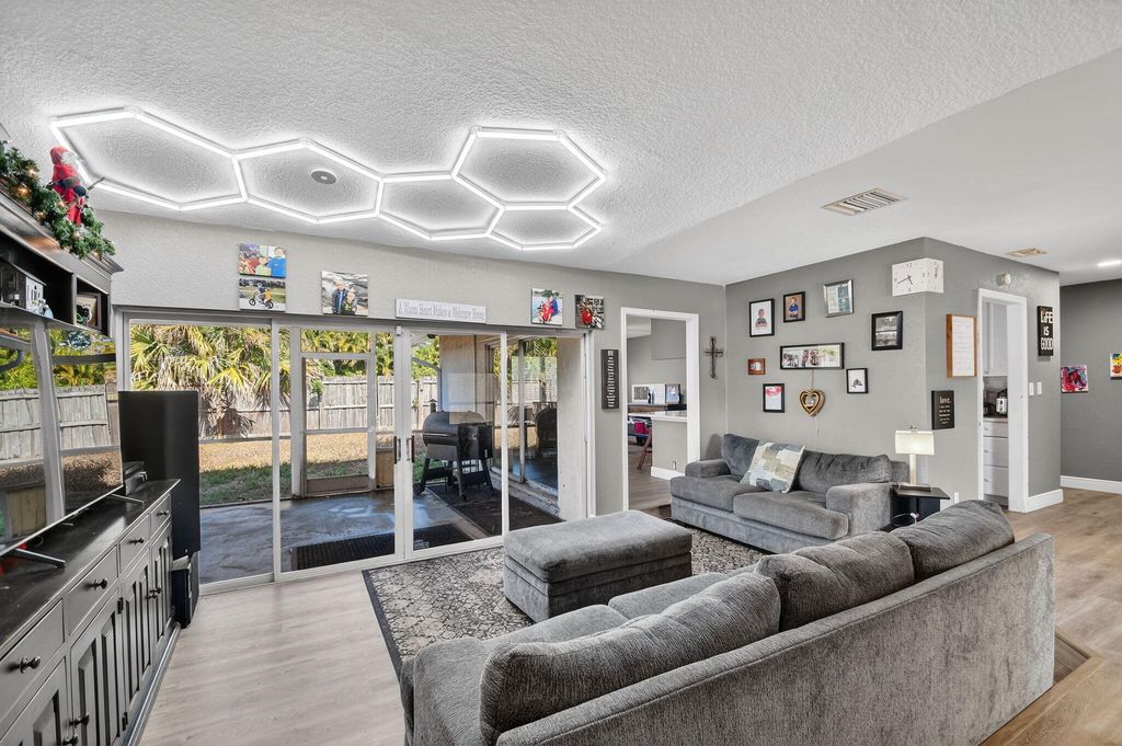 Photo of 1321 Wyndcliff Drive, Wellington, FL 33414 (MLS # R11162589)