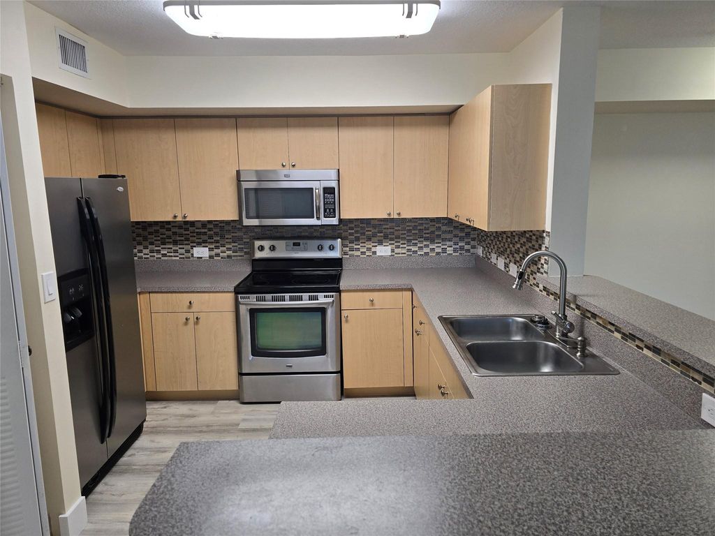 Photo of 812 Villa Circle #812, Boynton Beach, FL 33435 (MLS # F10486987)