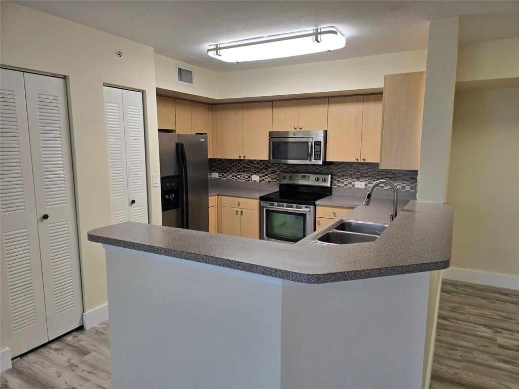 Photo of 812 Villa Circle #812, Boynton Beach, FL 33435 (MLS # F10486987)