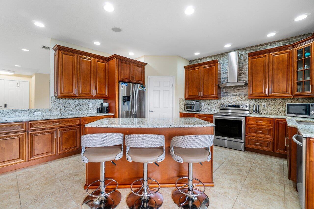 9023 Alexandra Circle