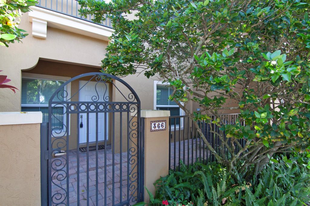 Photo of 366 Lake Monterey Circle, Boynton Beach, FL 33426 (MLS # R10953081)