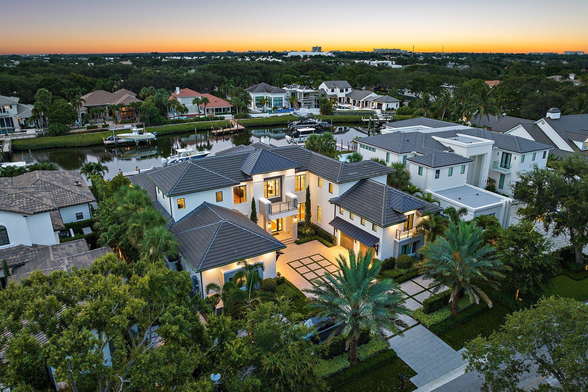 ADMIRALS COVE - Residential