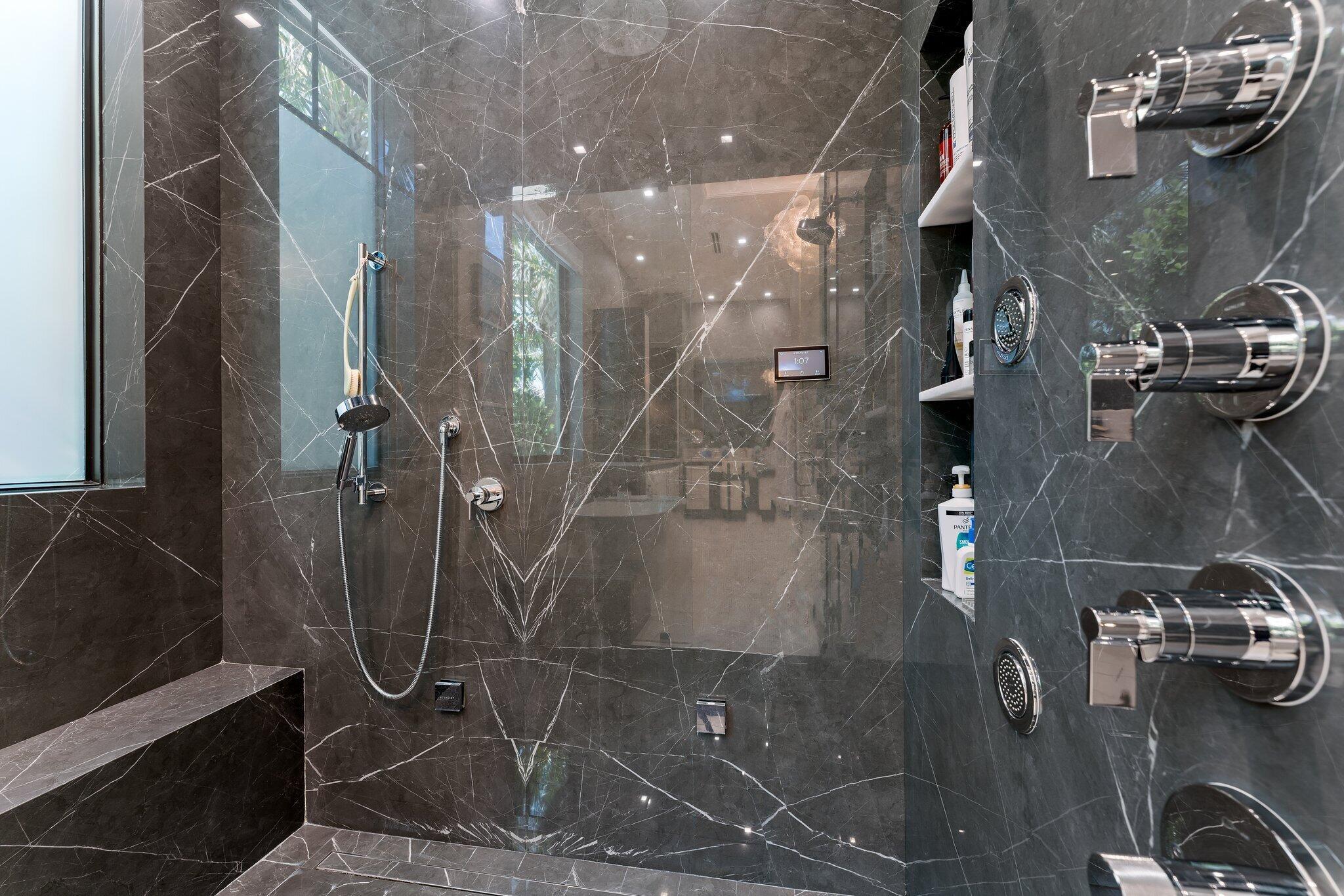 ADMIRALS COVE - Residential